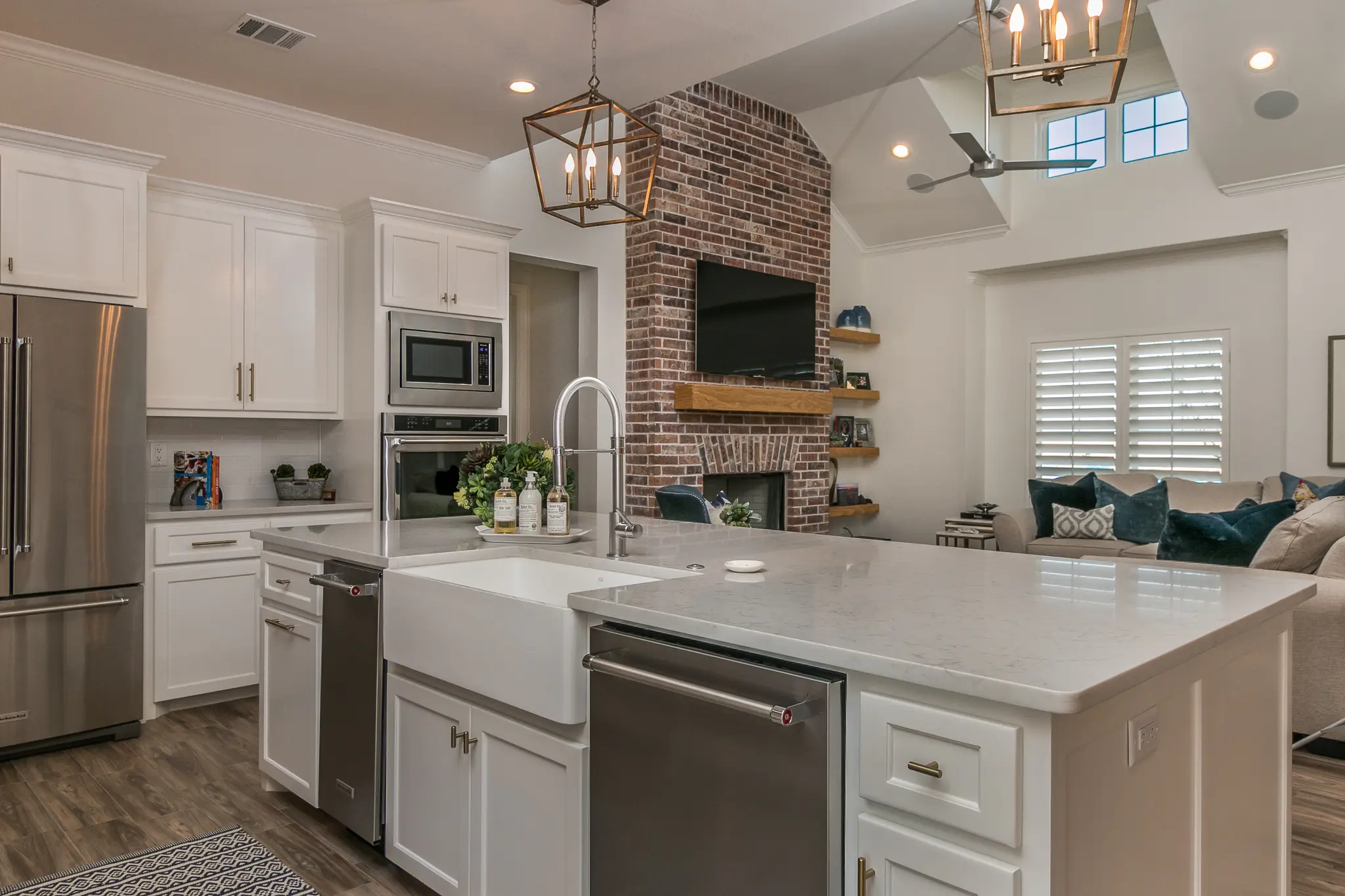 1690-2 - Interior Photo 19