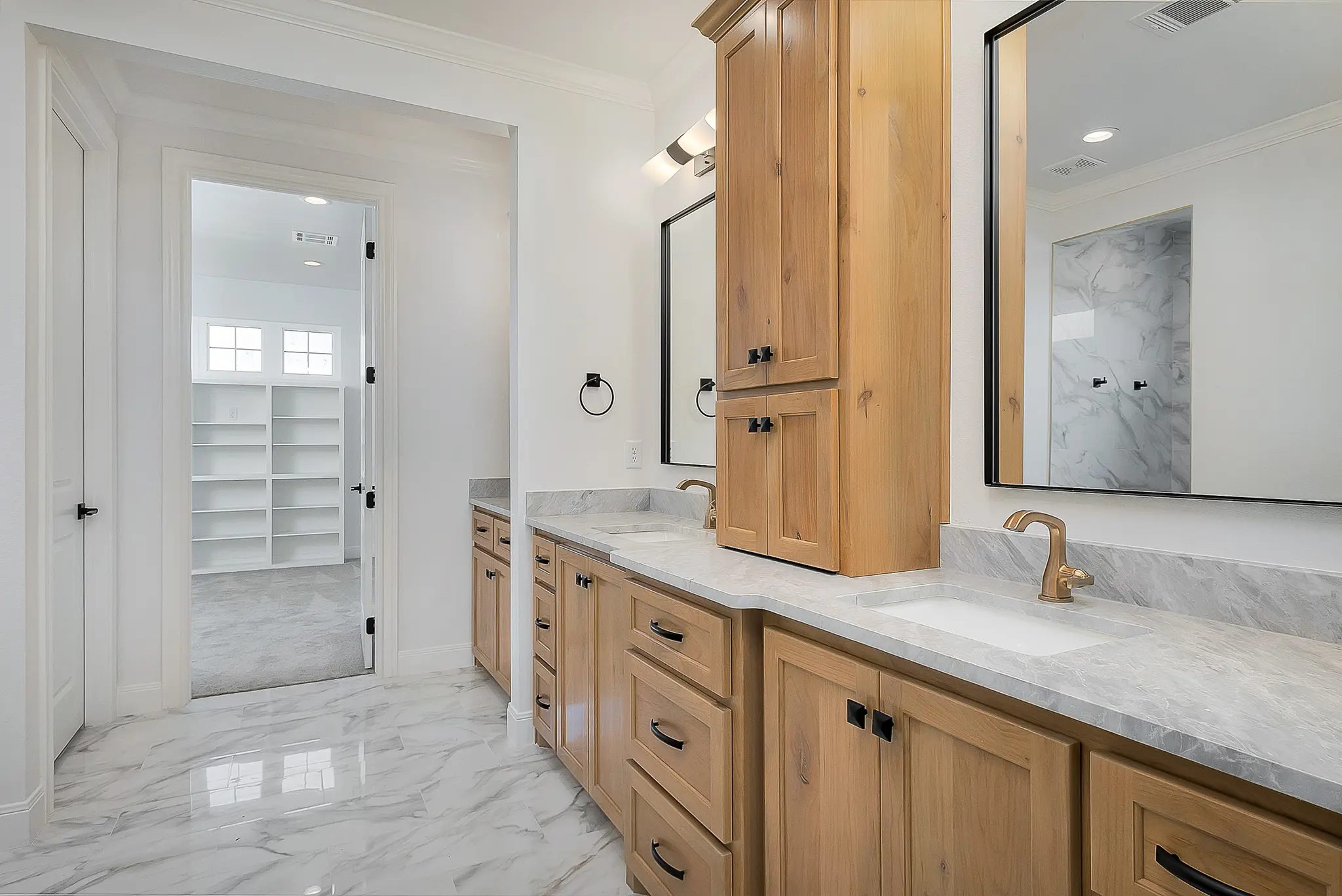 2111 - Interior Photo 24