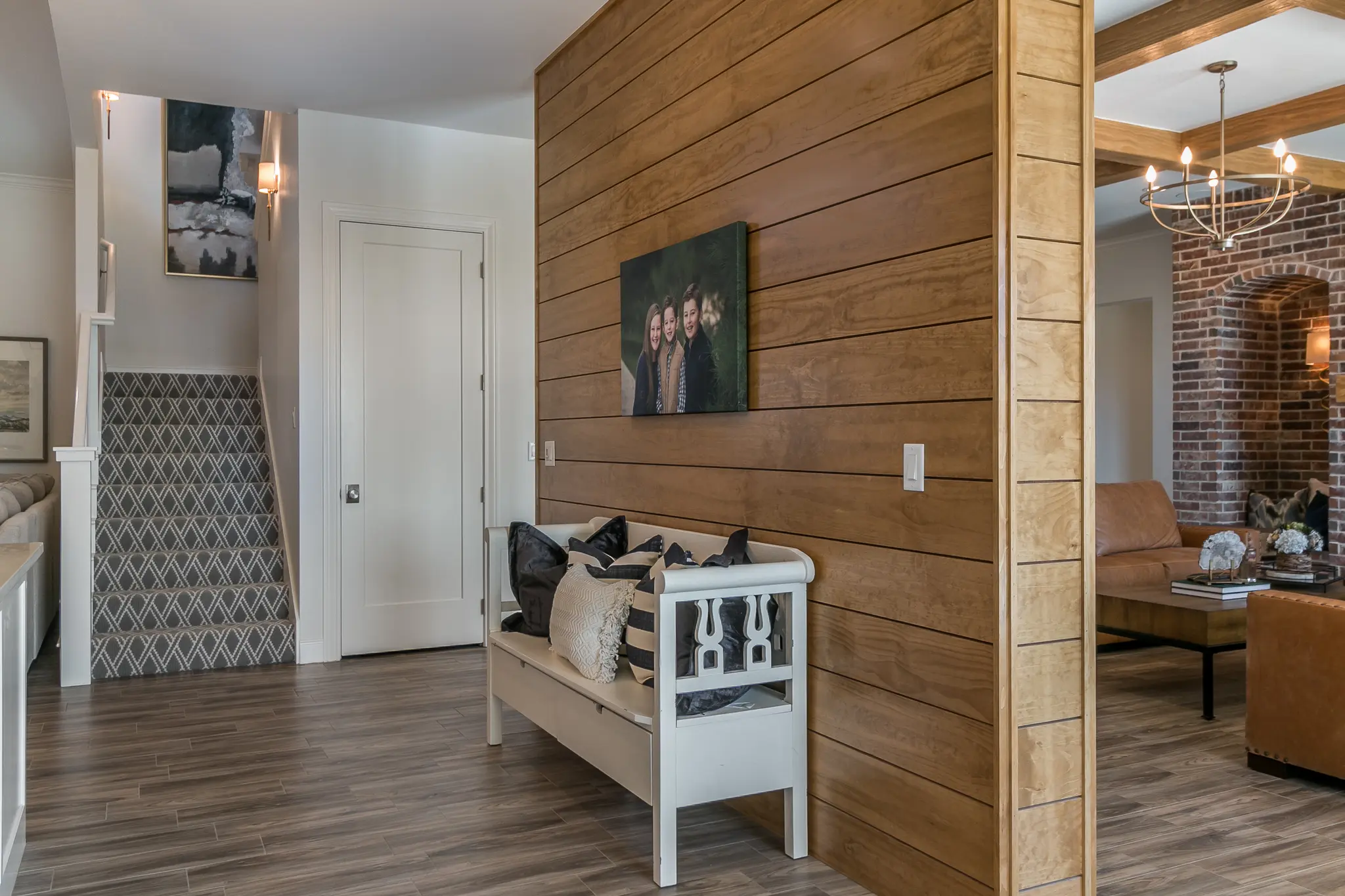 1690-2 - Interior Photo 23