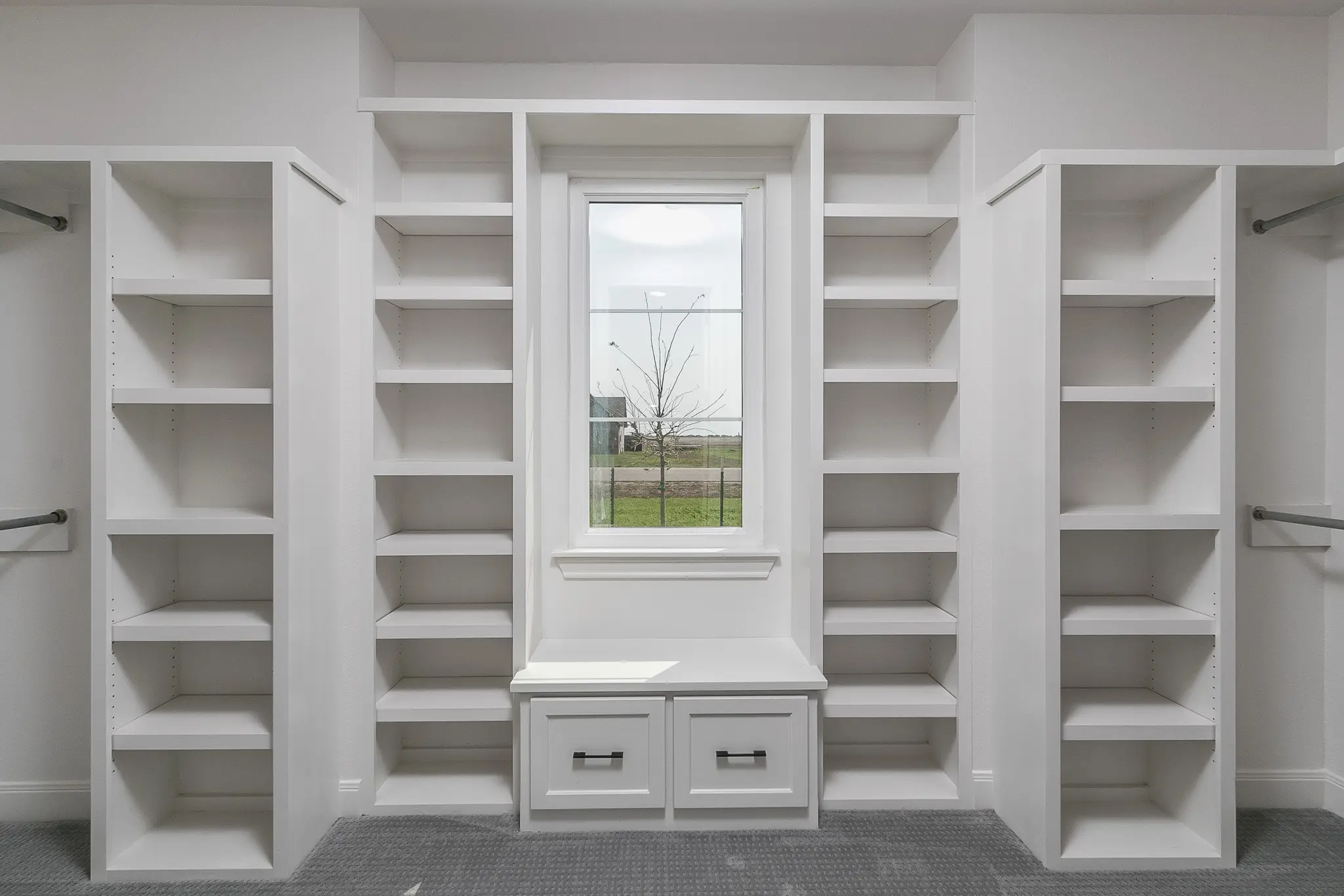 1735-5 - Interior Photo 23