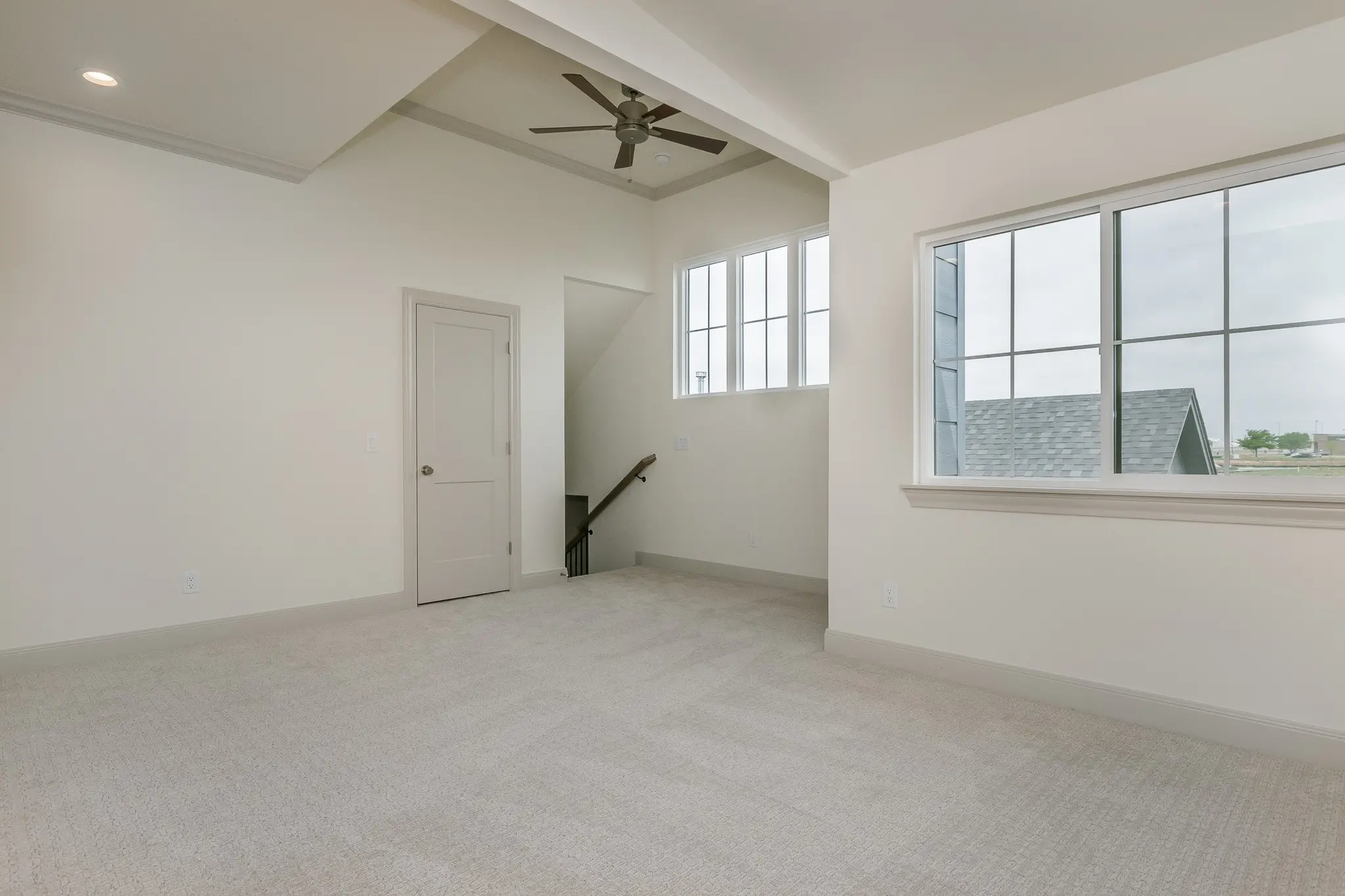 1911 - Interior Photo 31