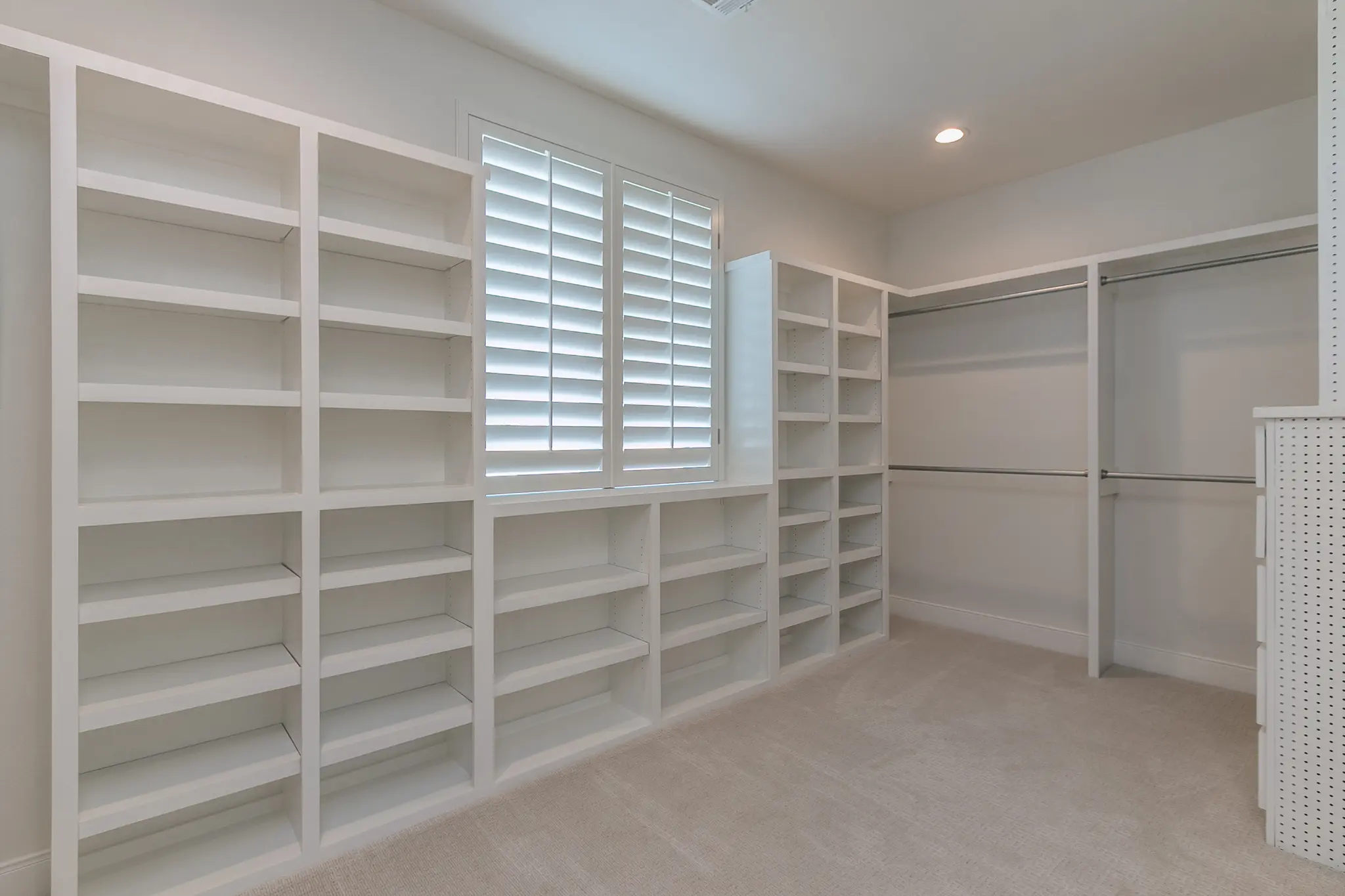 1690-2 - Interior Photo 29