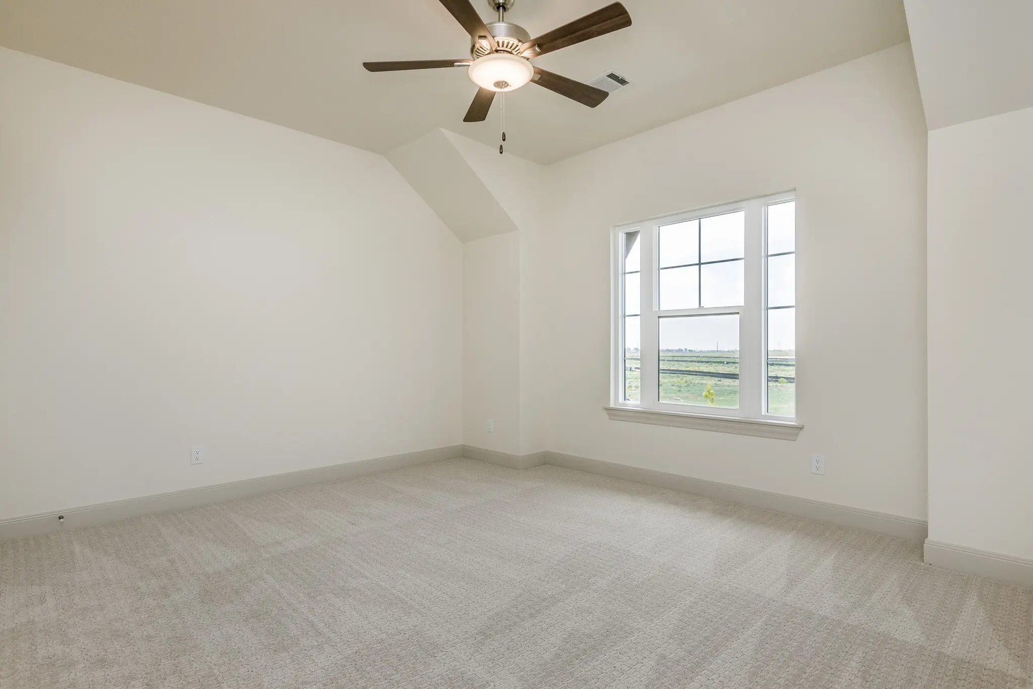 1911 - Interior Photo 34