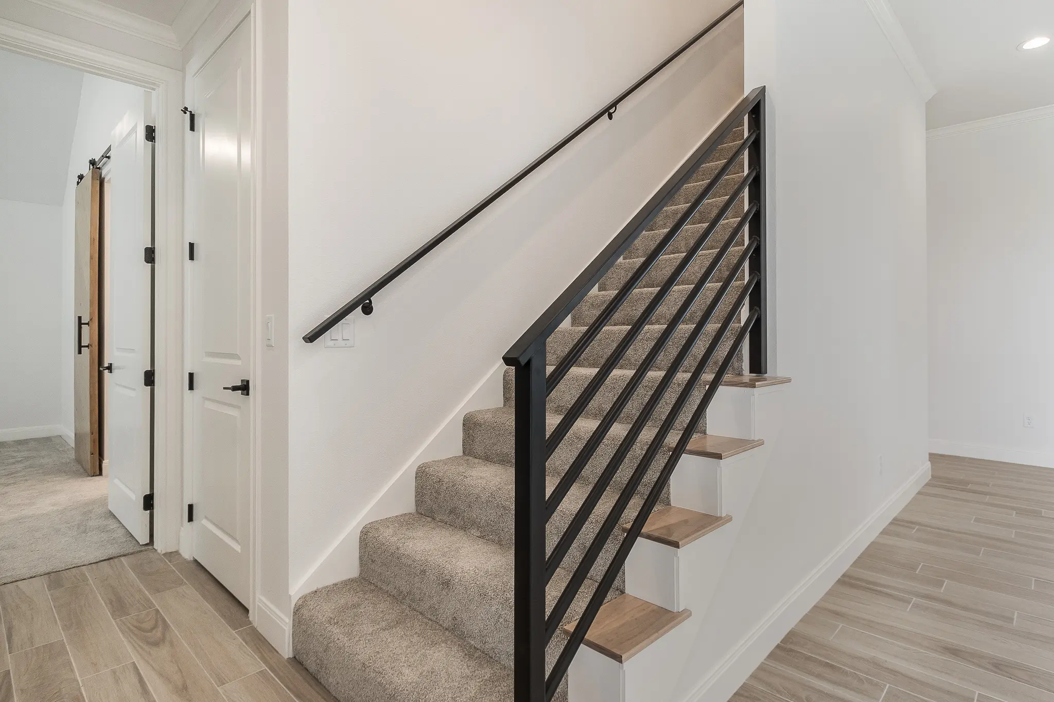 2111 - Interior Photo 31