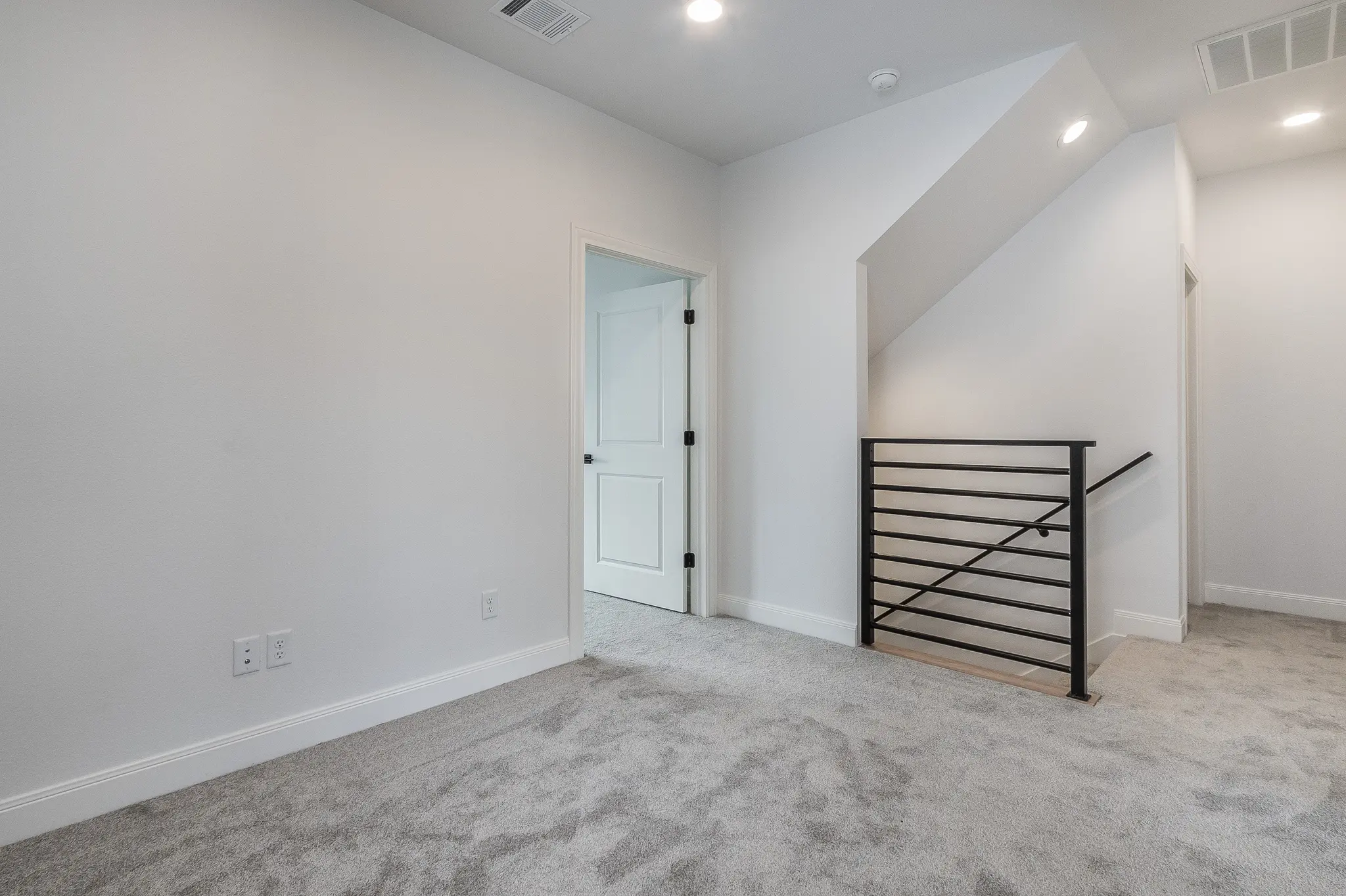 2111 - Interior Photo 32