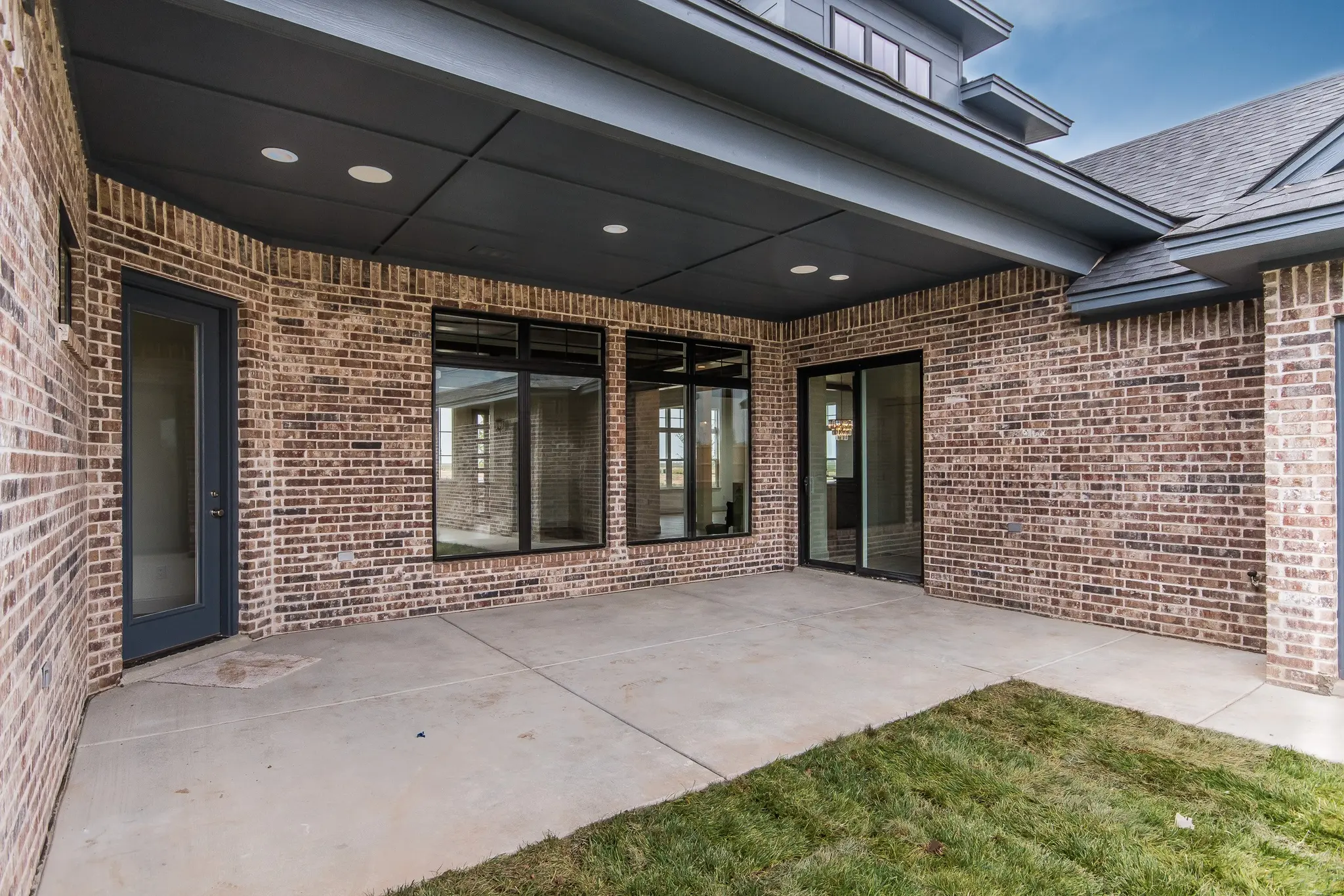 1911 - Exterior Photo 4