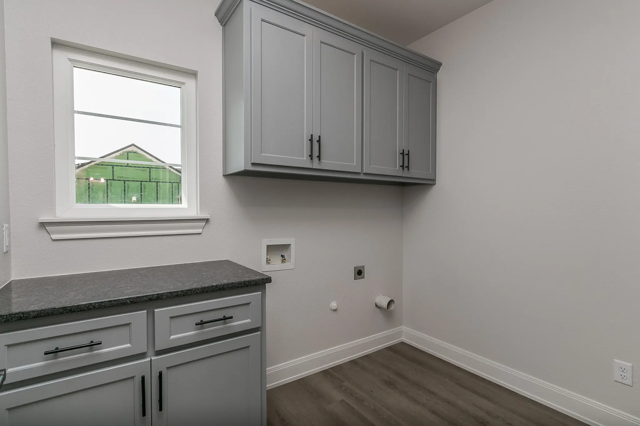 1735-5 - Interior Photo 32