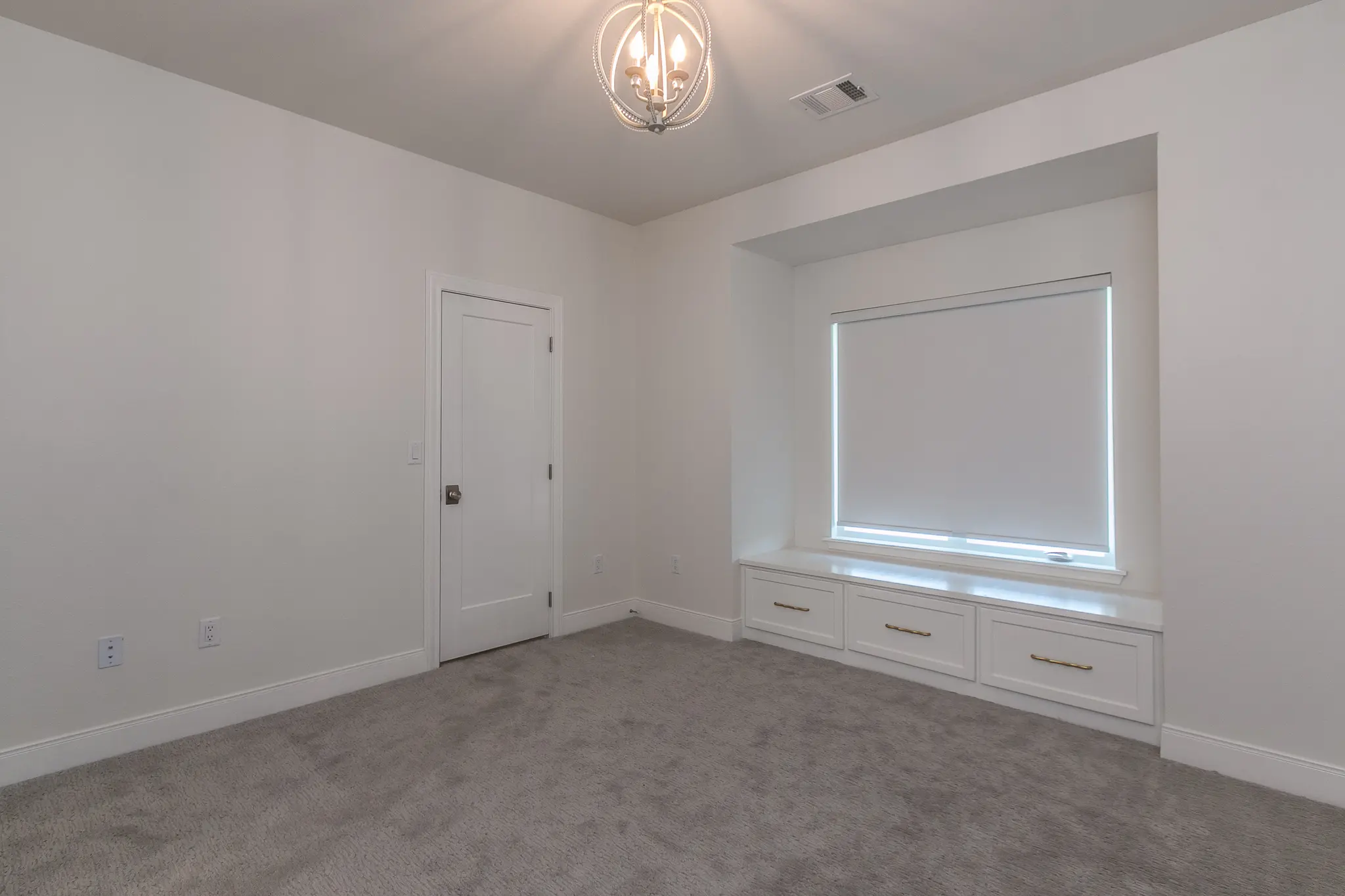 1690-2 - Interior Photo 35