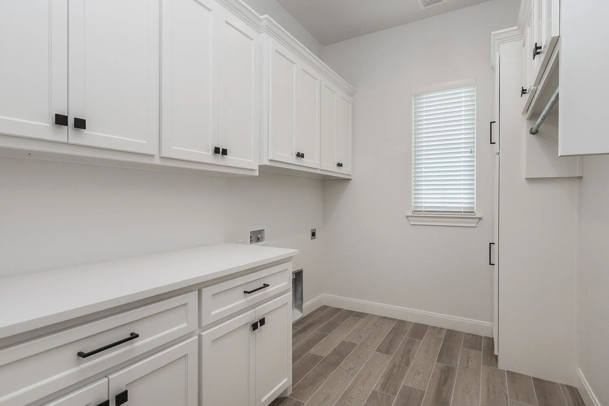 2111 - Interior Photo 38