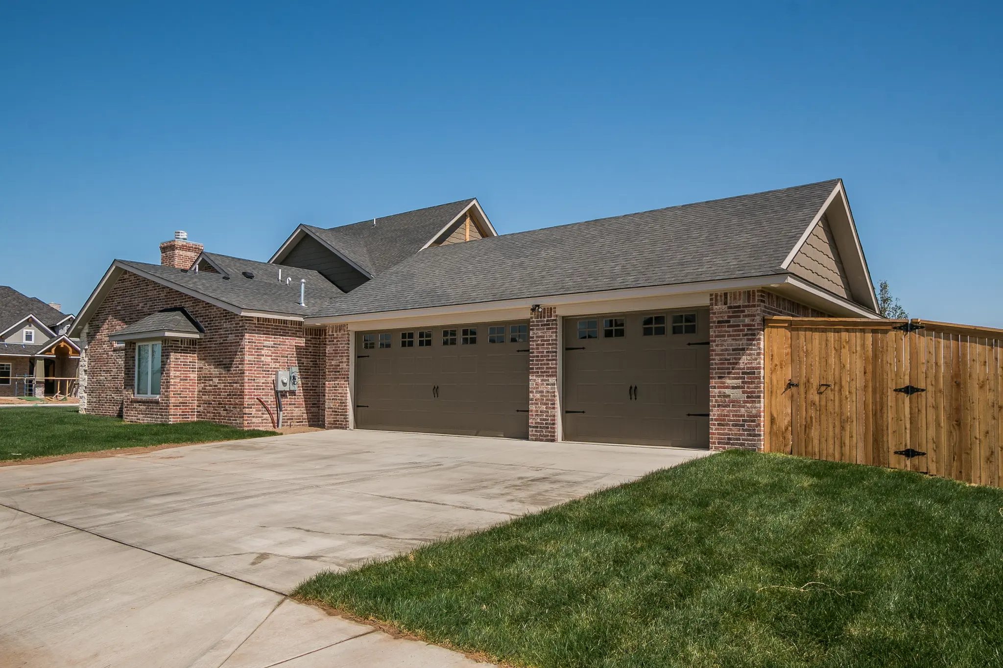 1690-2 - Exterior Photo 6