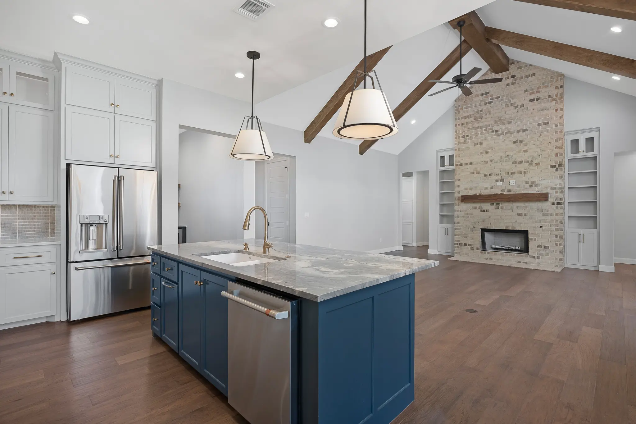 0806-24 - Interior Photo 19