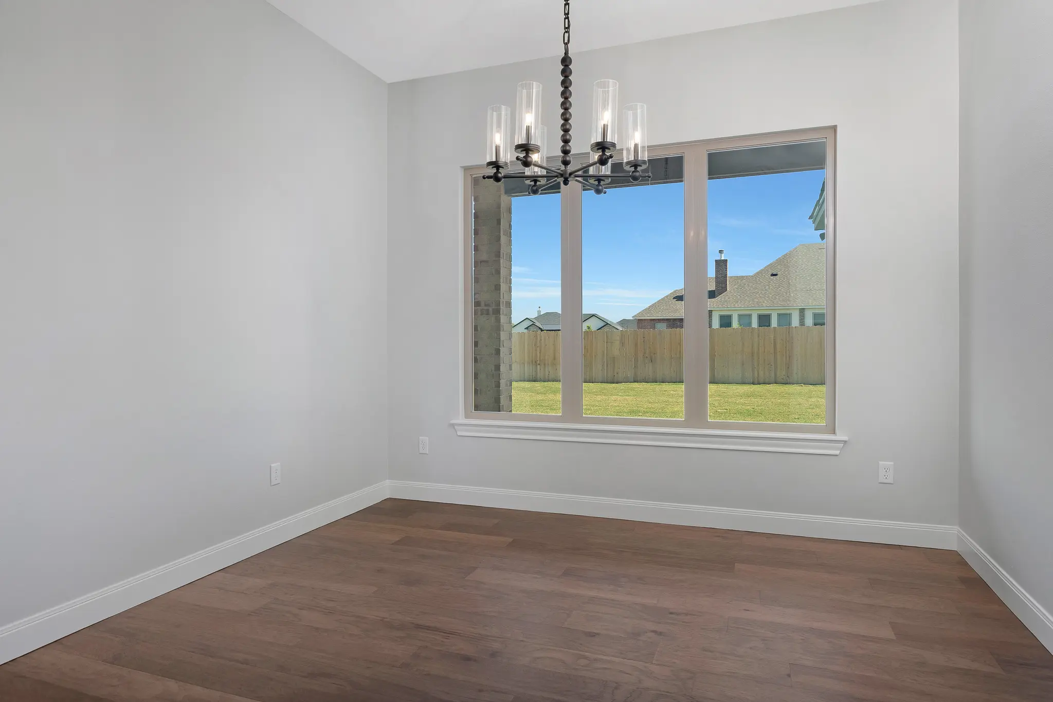 0806-24 - Interior Photo 23