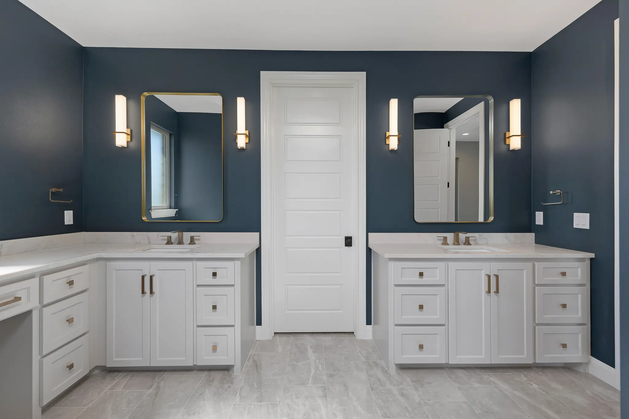 0806-24 - Interior Photo 27