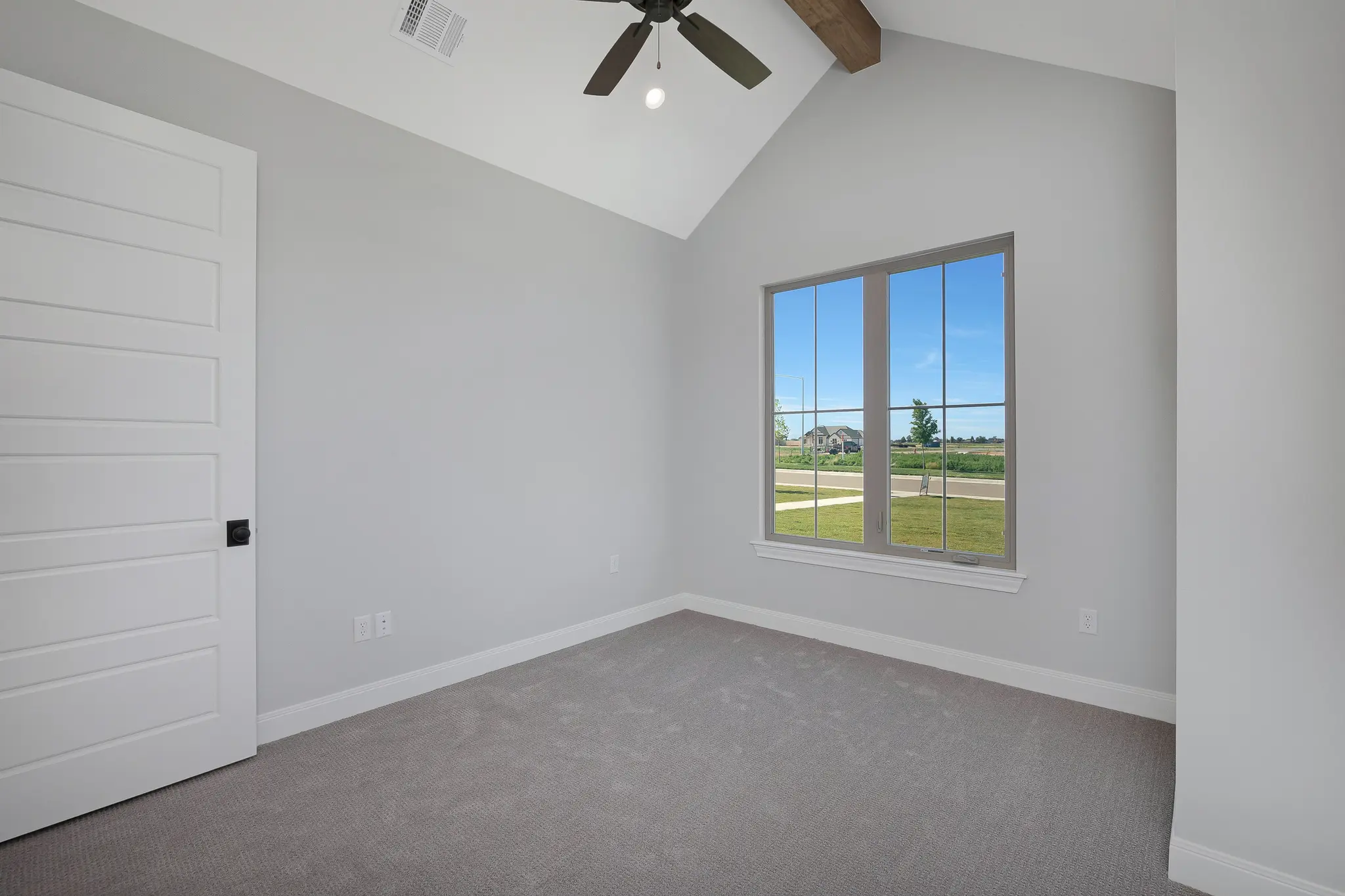 0806-24 - Interior Photo 32