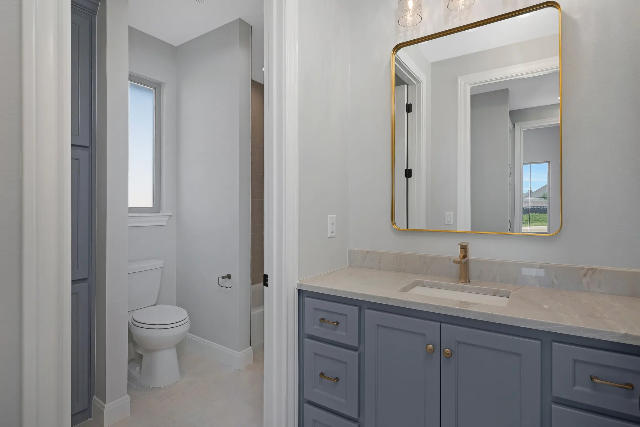 0806-24 - Interior Photo 31