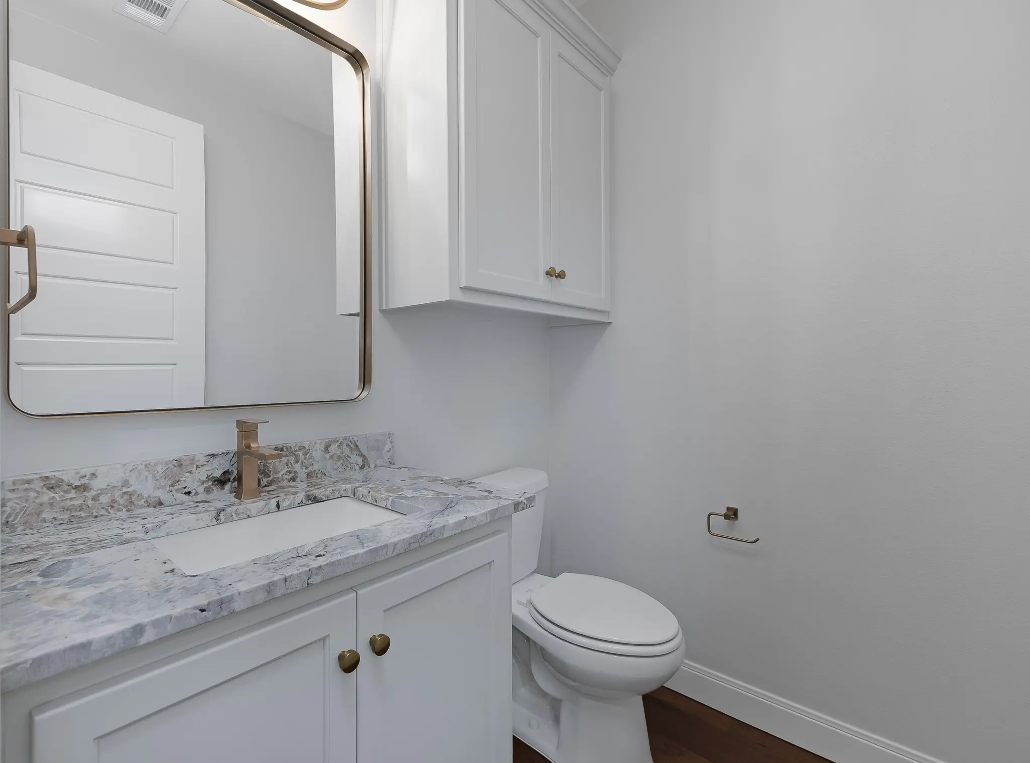 0806-24 - Interior Photo 29