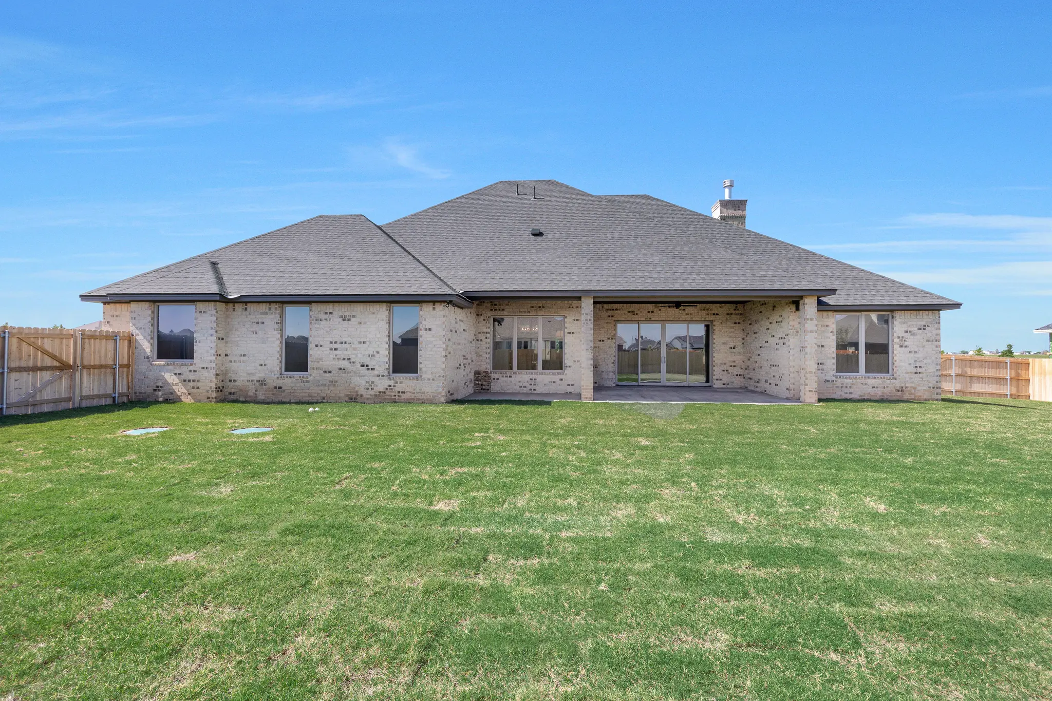 0806-24 - Exterior Photo 9