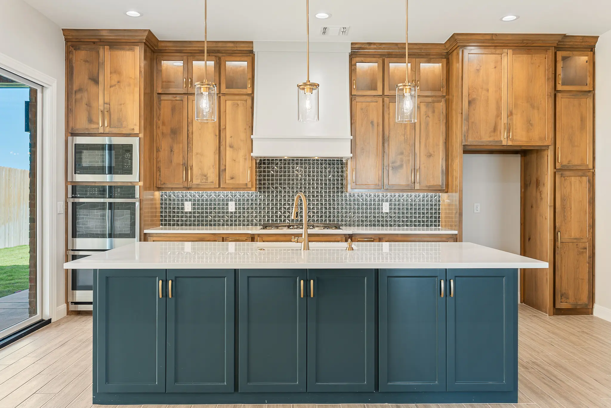 2502 - Interior Photo 17