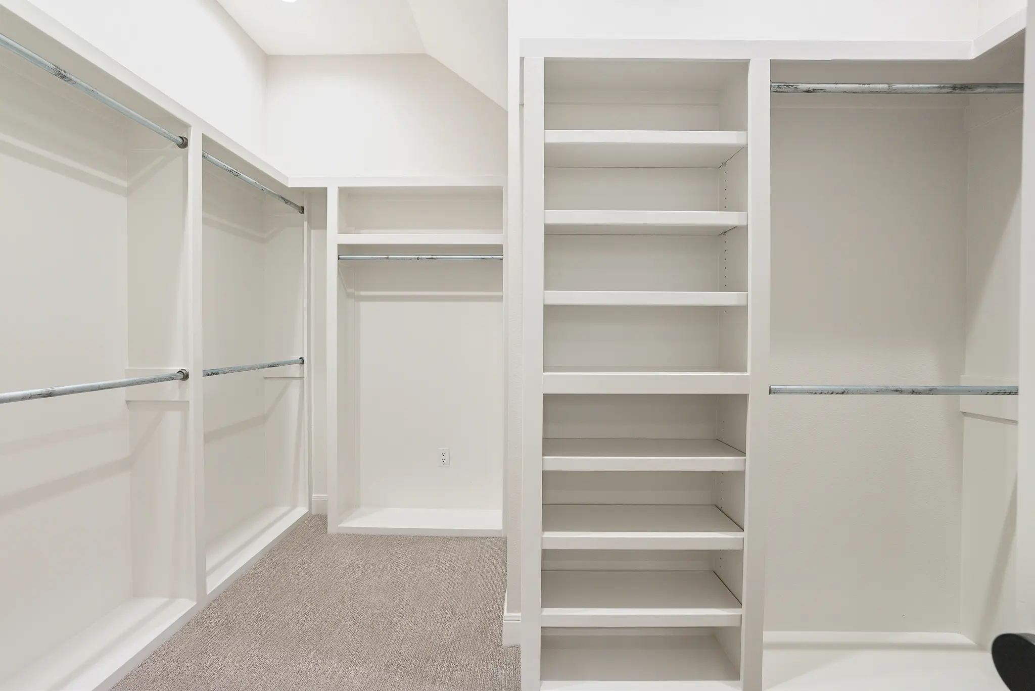 2502 - Interior Photo 30