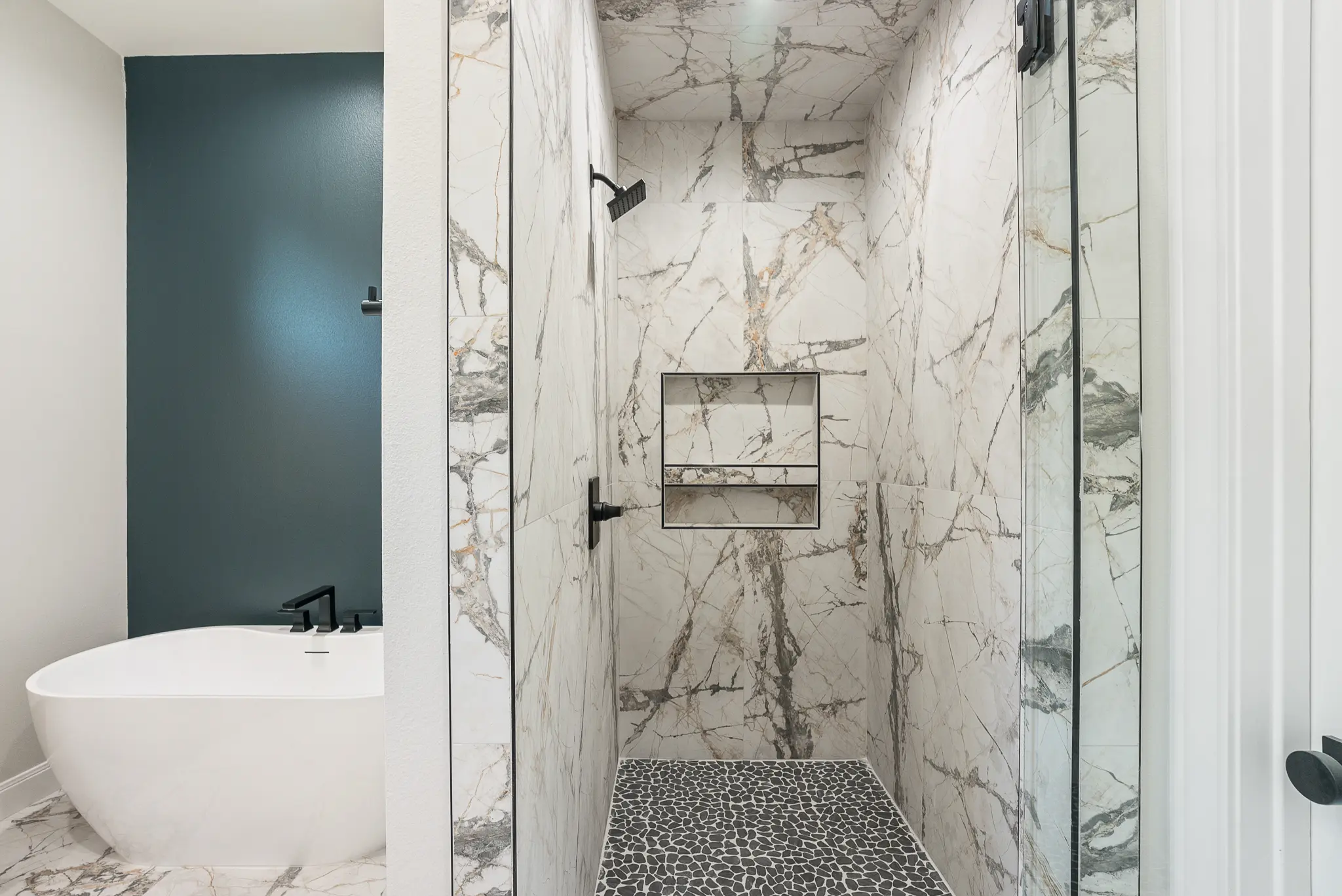 2502 - Interior Photo 29