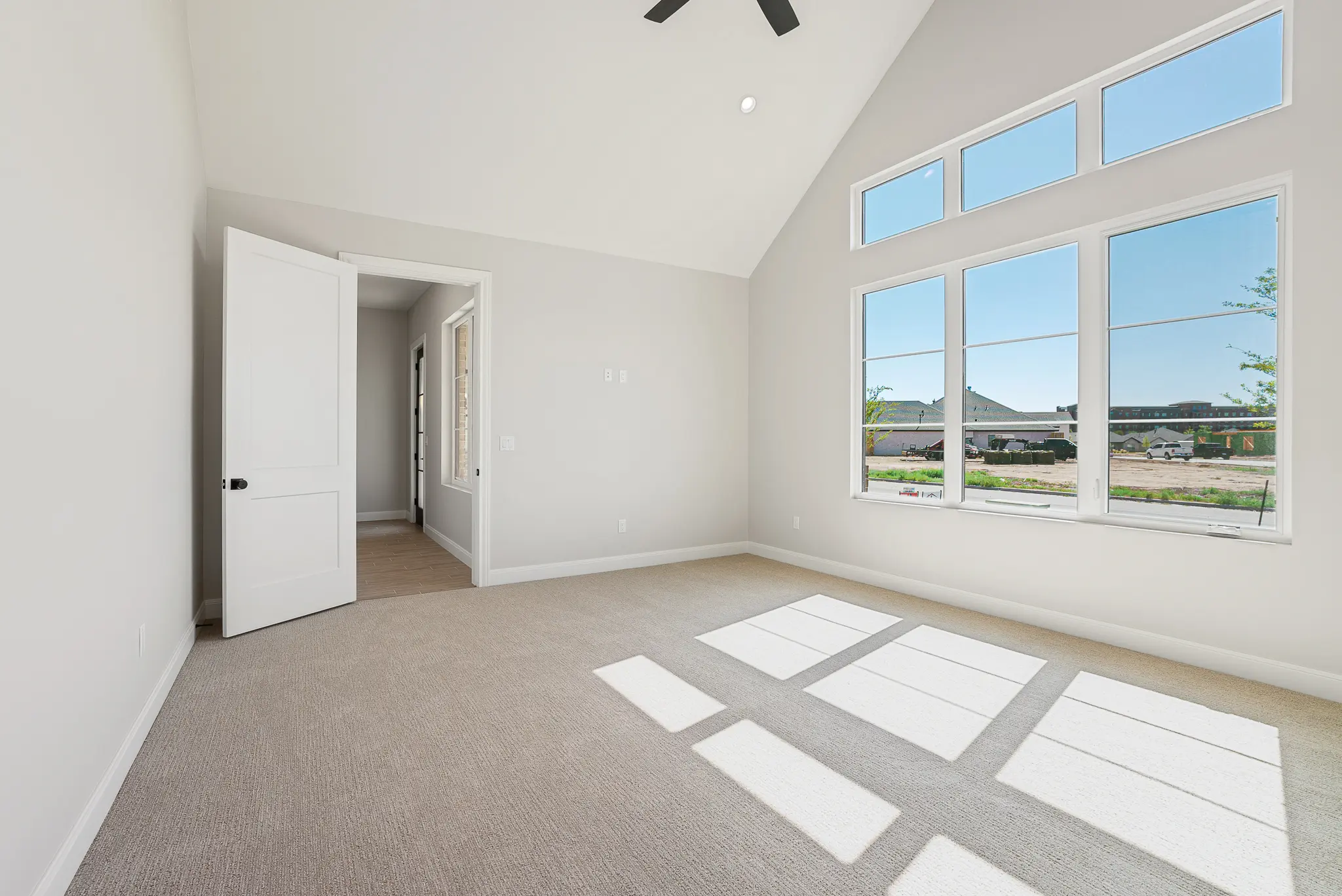 2502 - Interior Photo 32