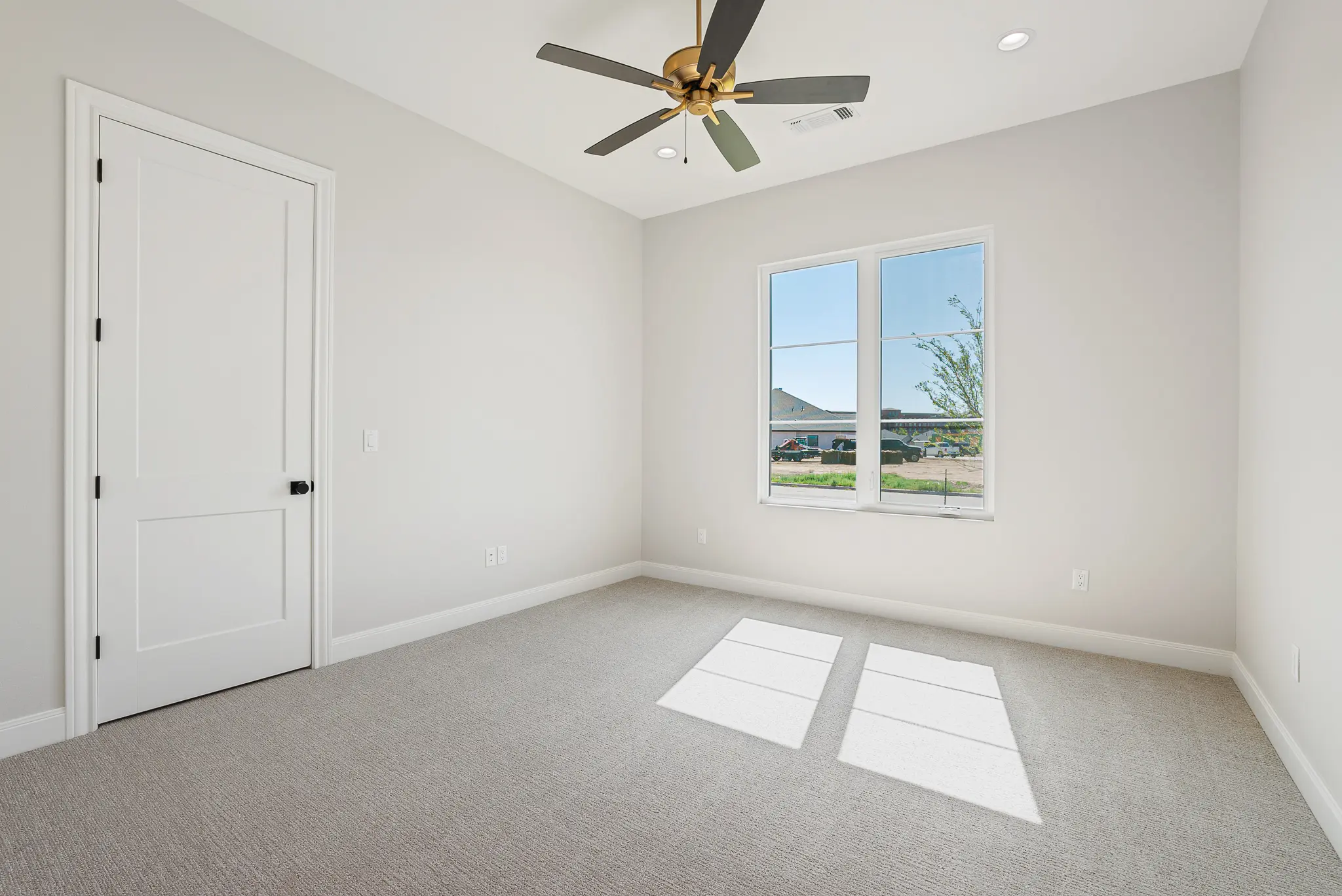 2502 - Interior Photo 34
