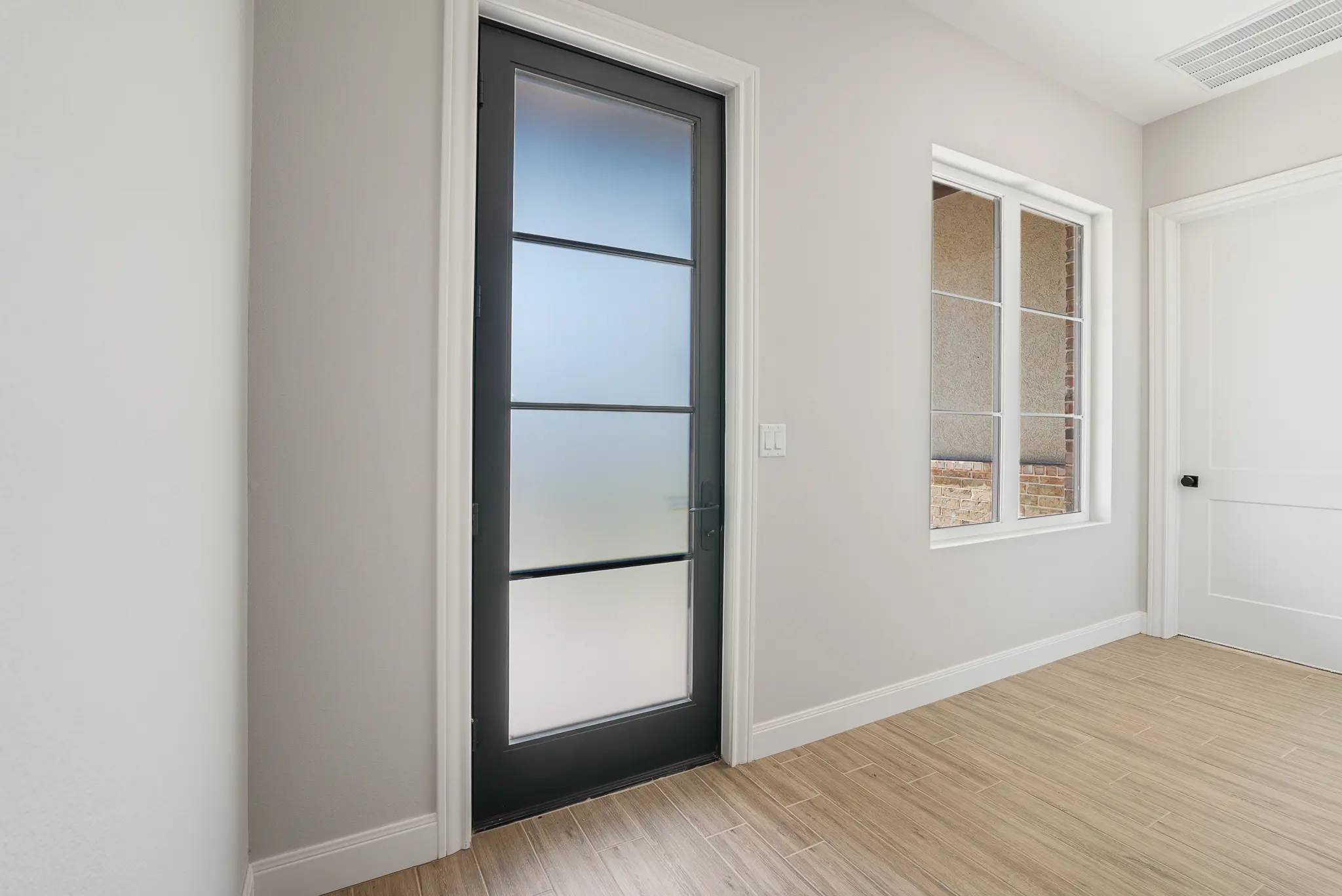 2502 - Interior Photo 24