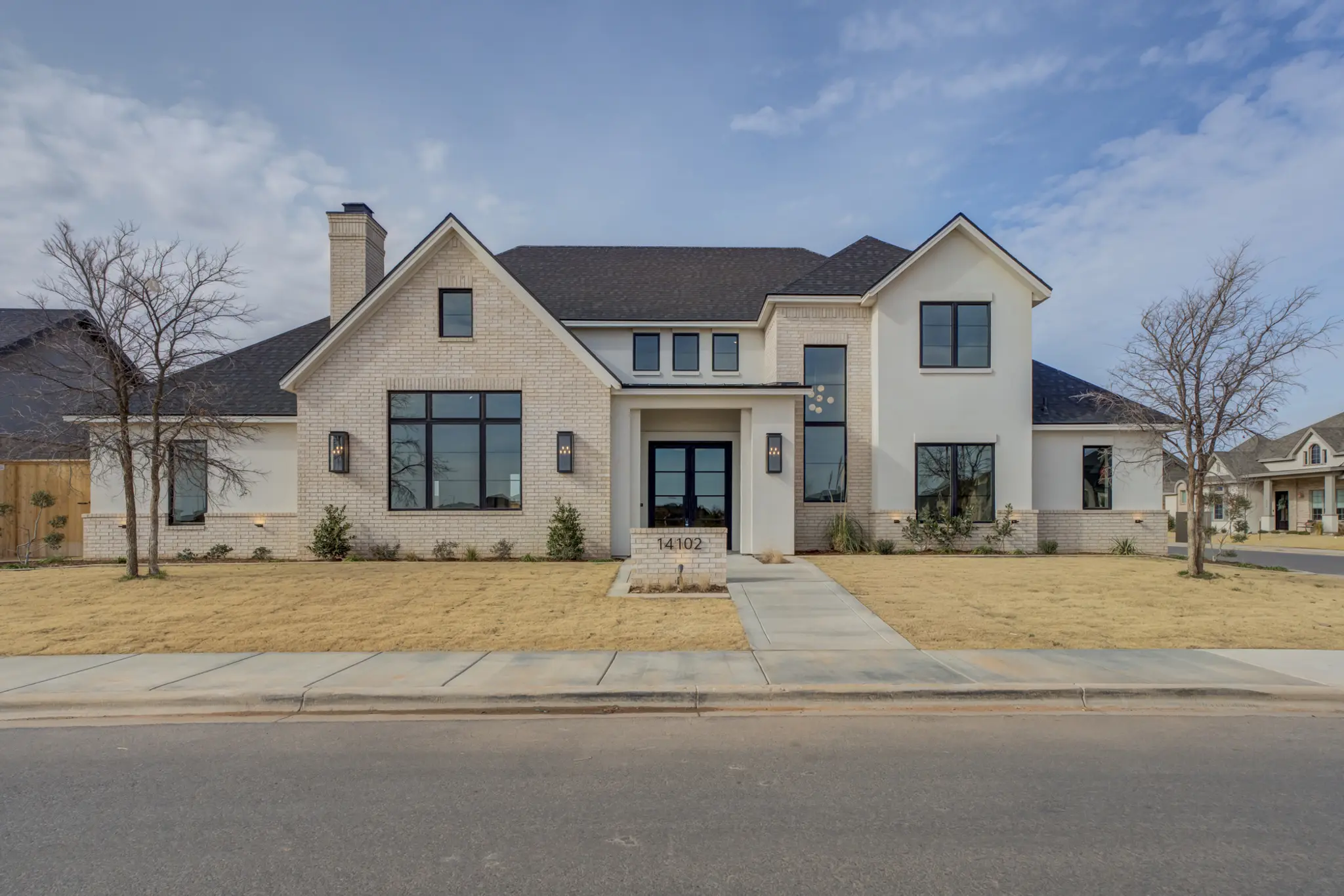 0802-24 - Exterior Photo 4