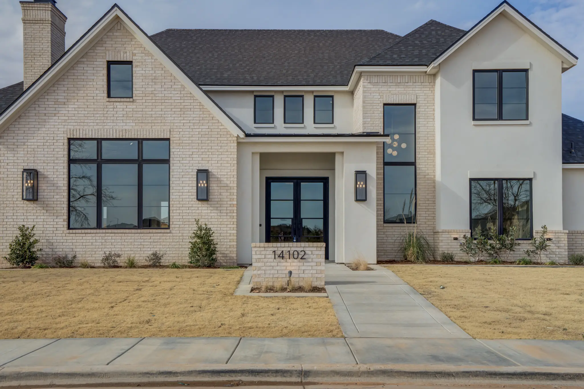 0802-24 - Exterior Photo 3