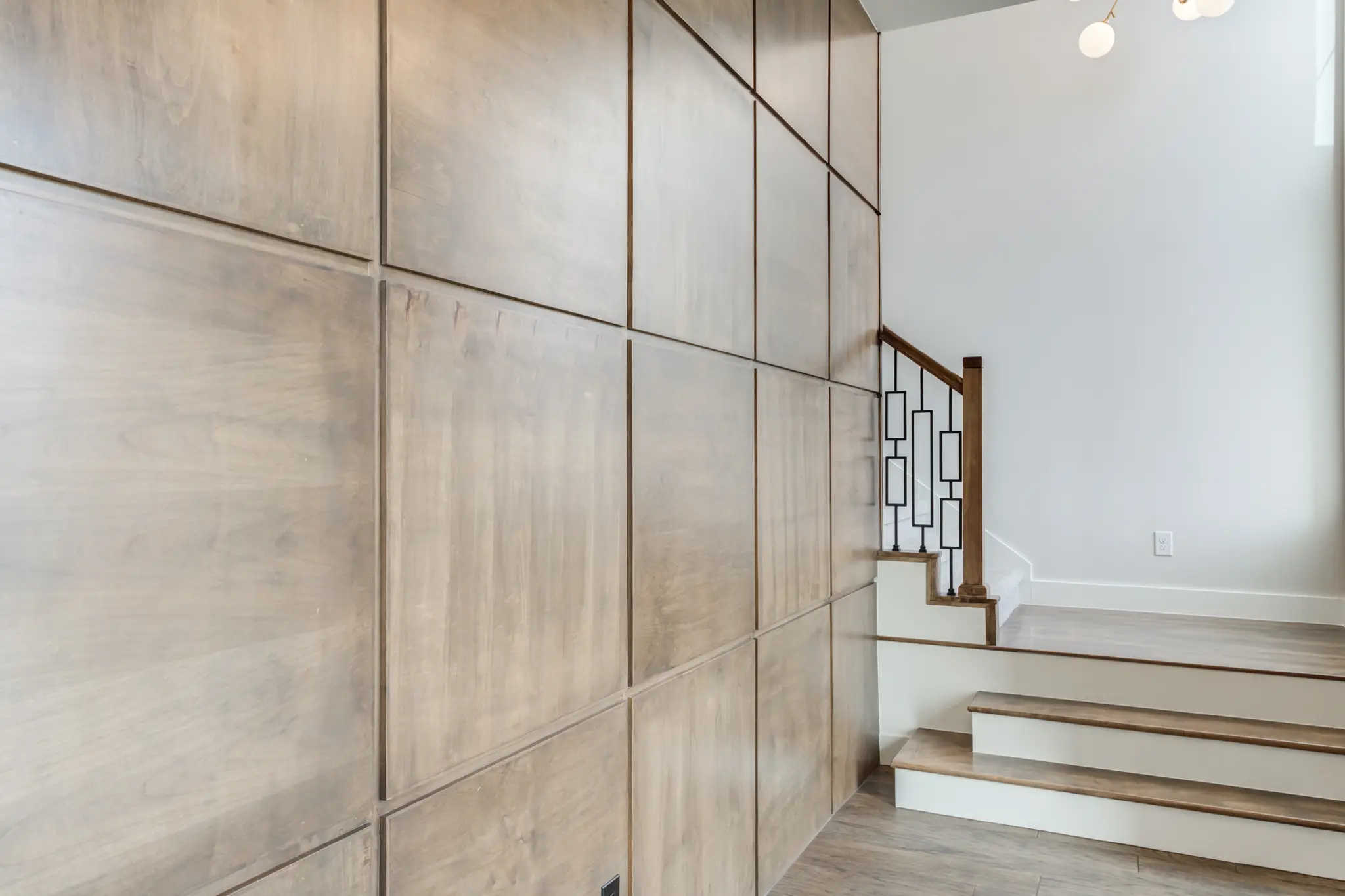 0802-24 - Interior Photo 20