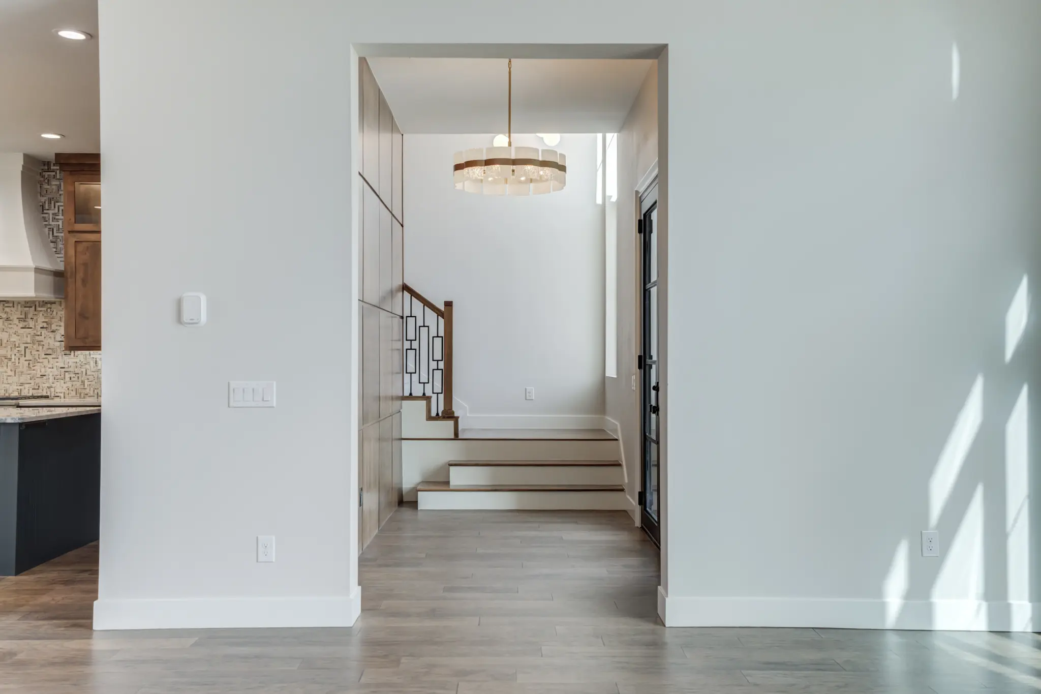 0802-24 - Interior Photo 27