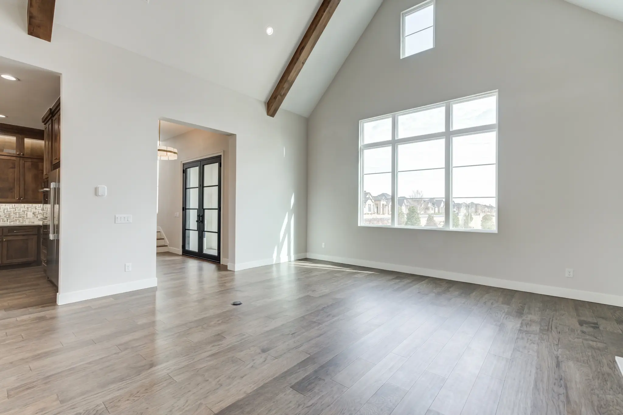 0802-24 - Interior Photo 28