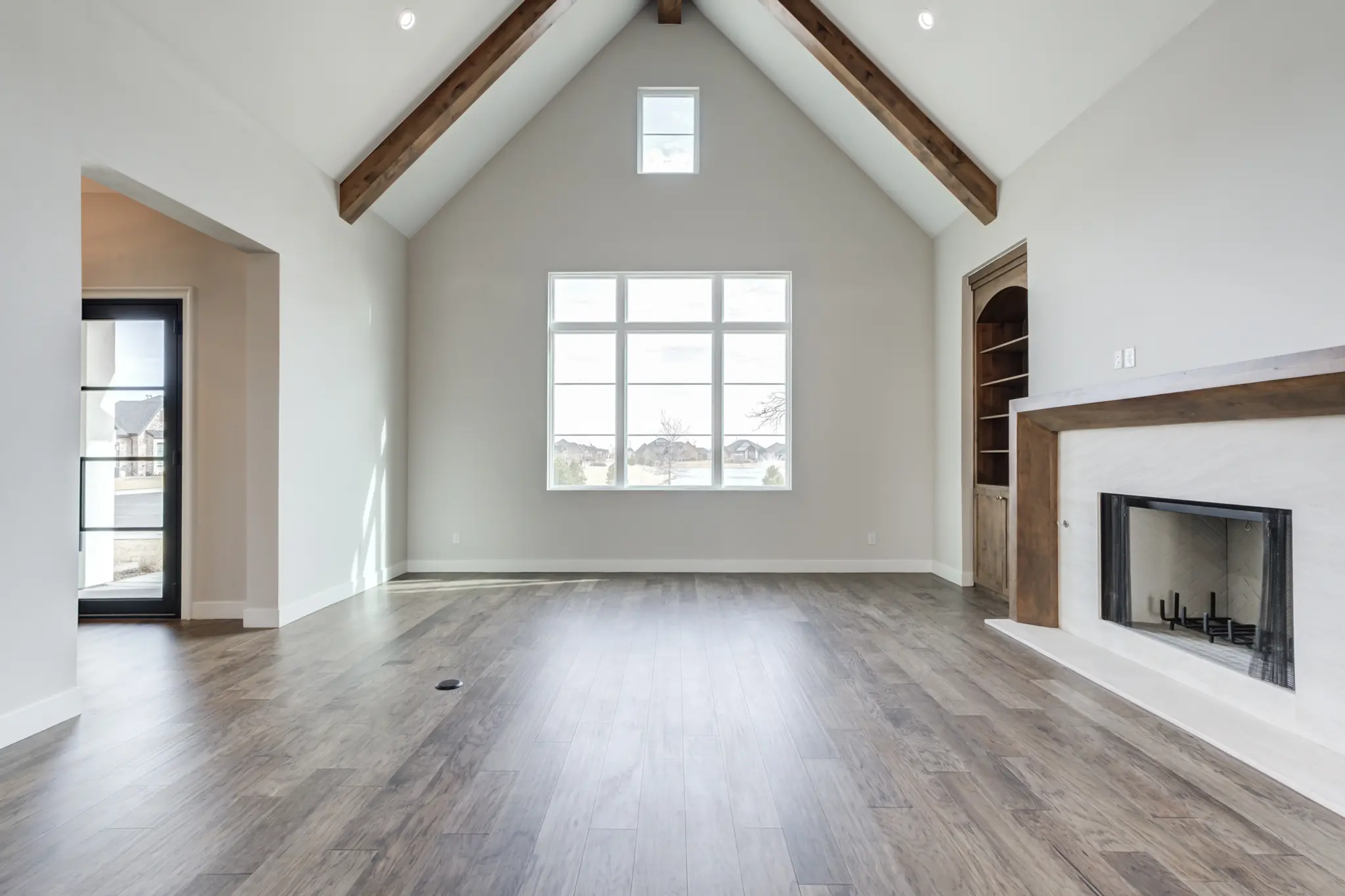 0802-24 - Interior Photo 29