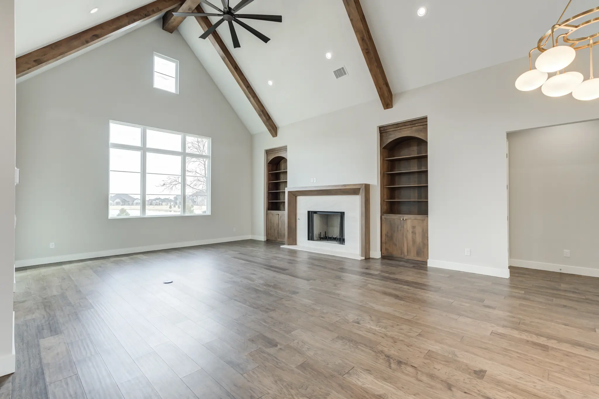 0802-24 - Interior Photo 30