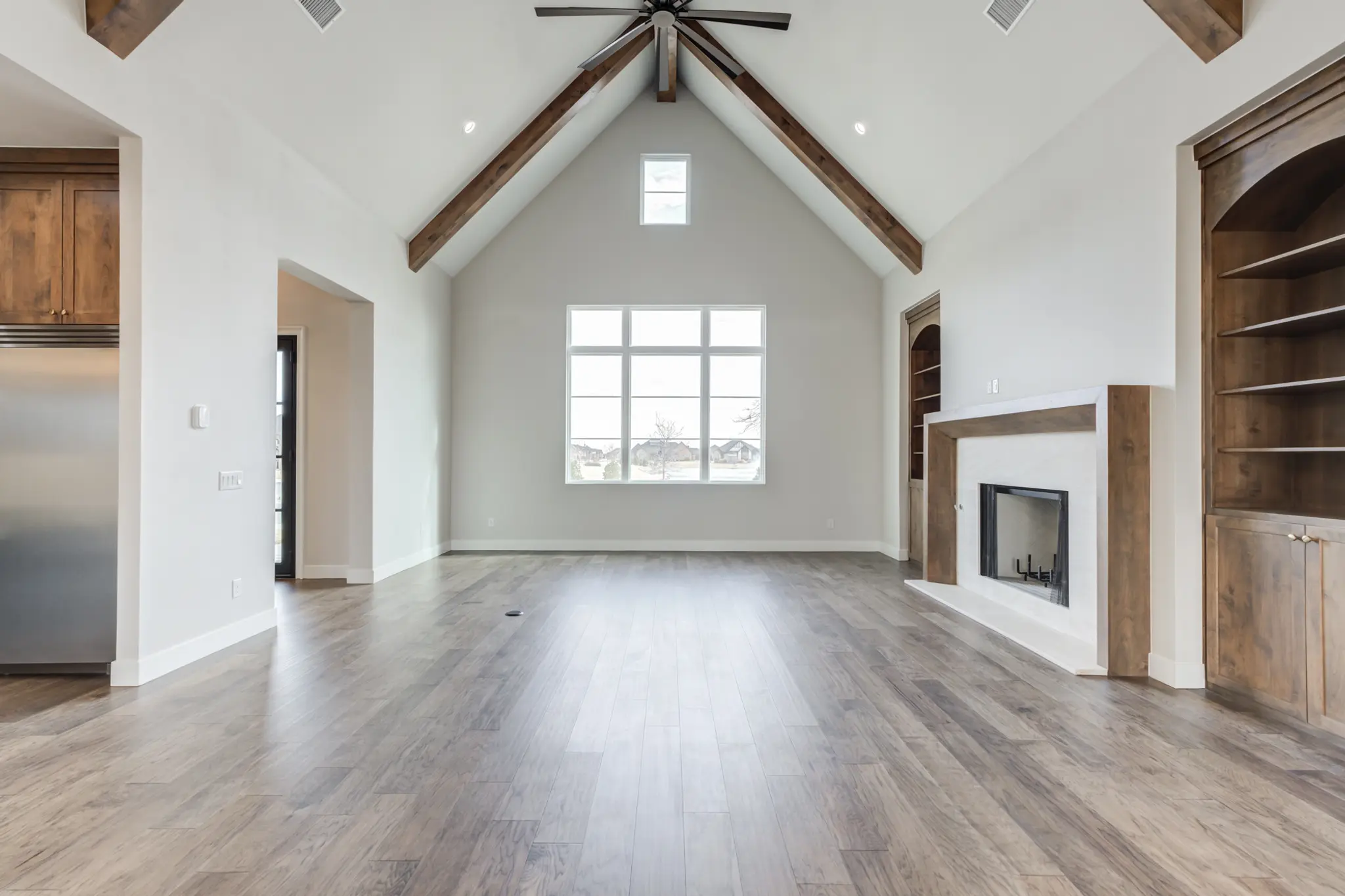 0802-24 - Interior Photo 31