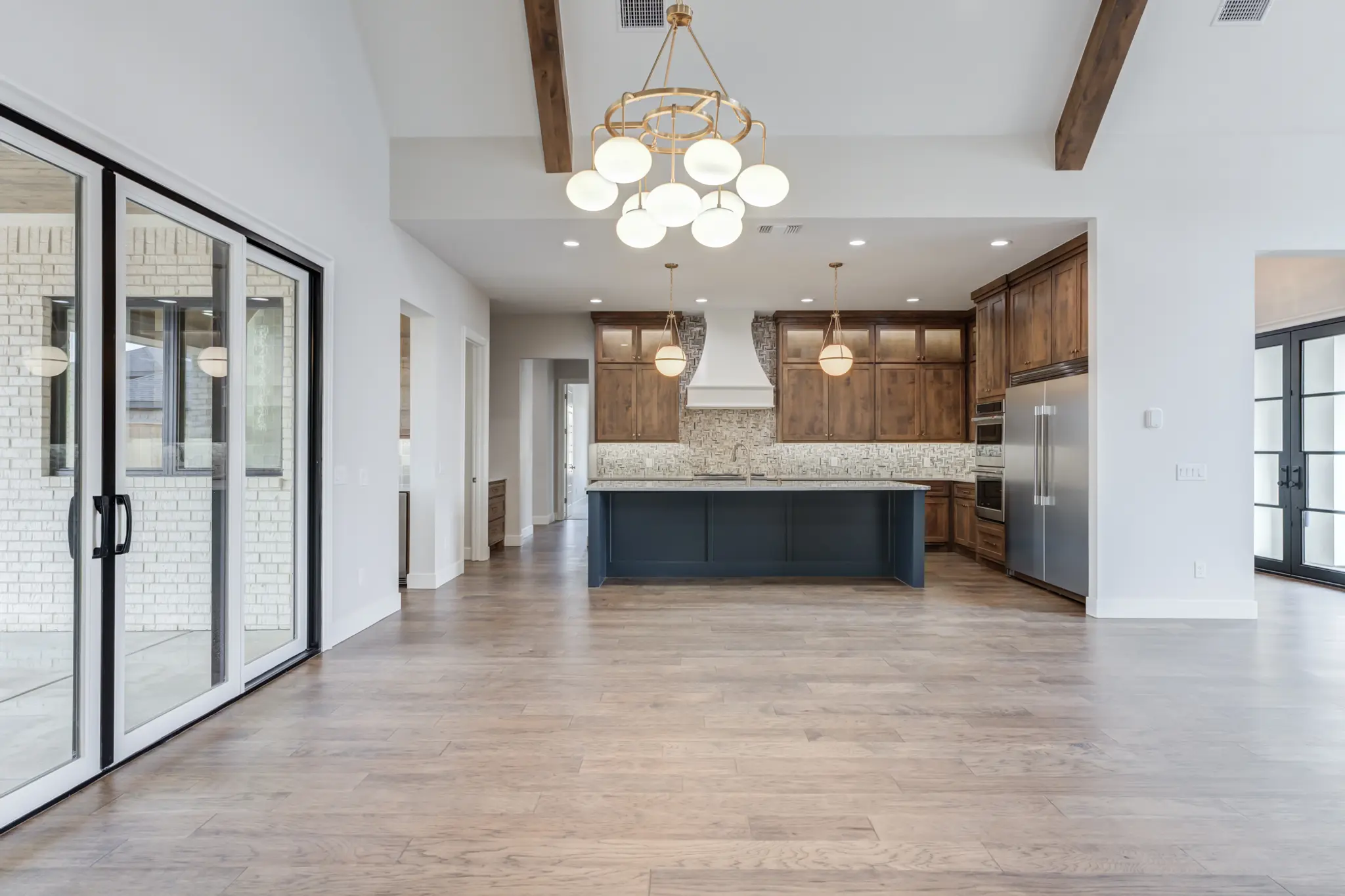 0802-24 - Interior Photo 32