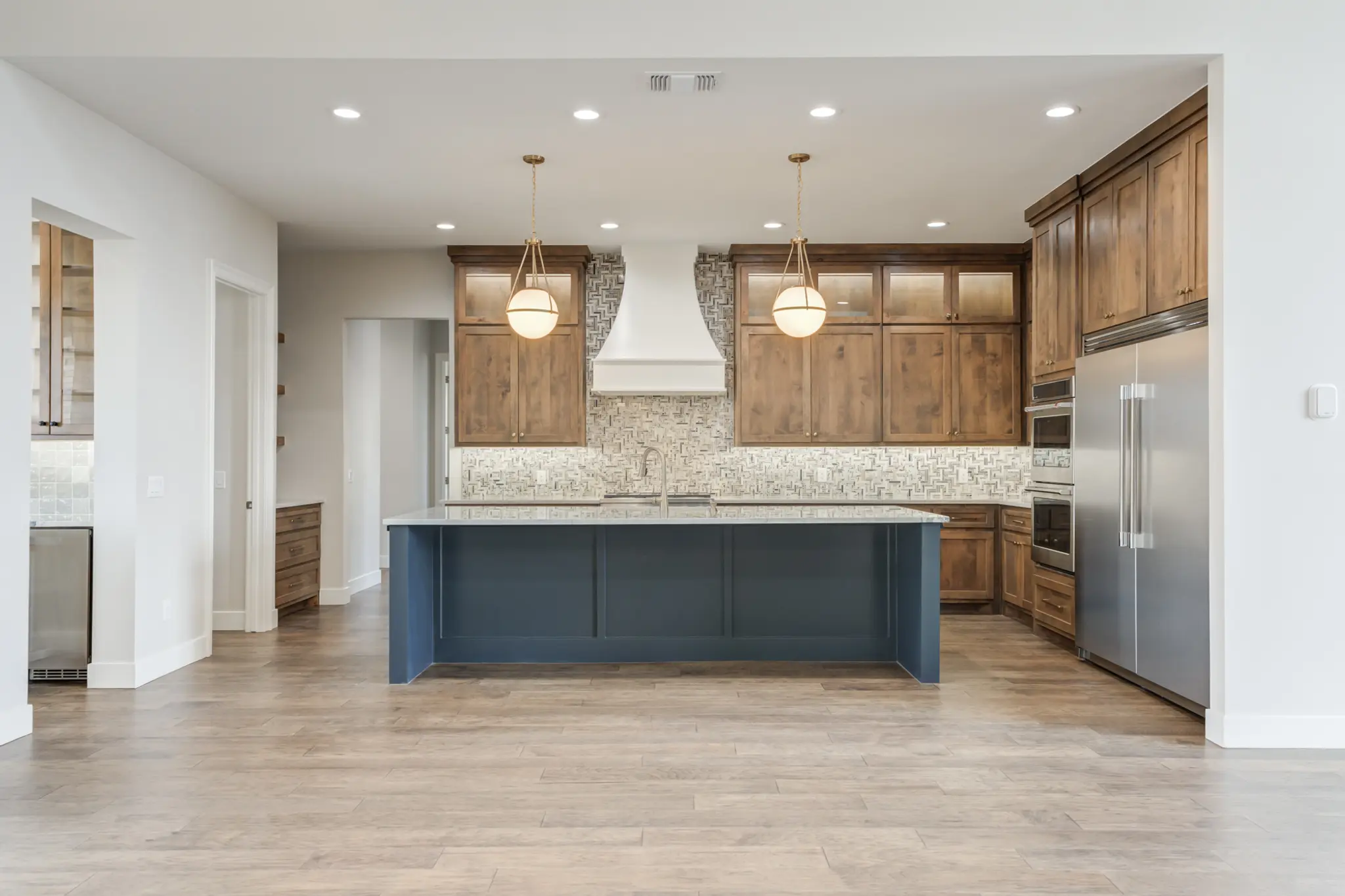 0802-24 - Interior Photo 33