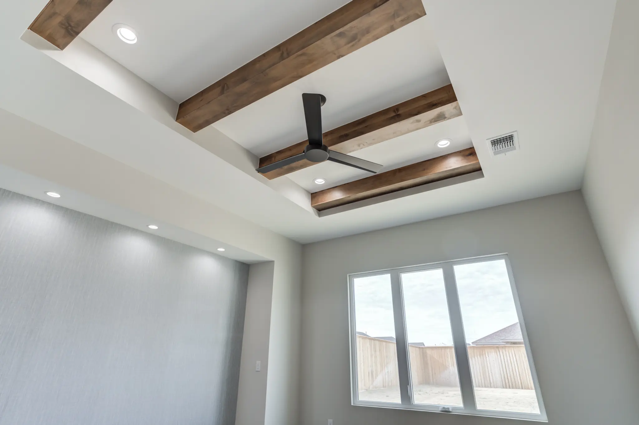 0802-24 - Interior Photo 52