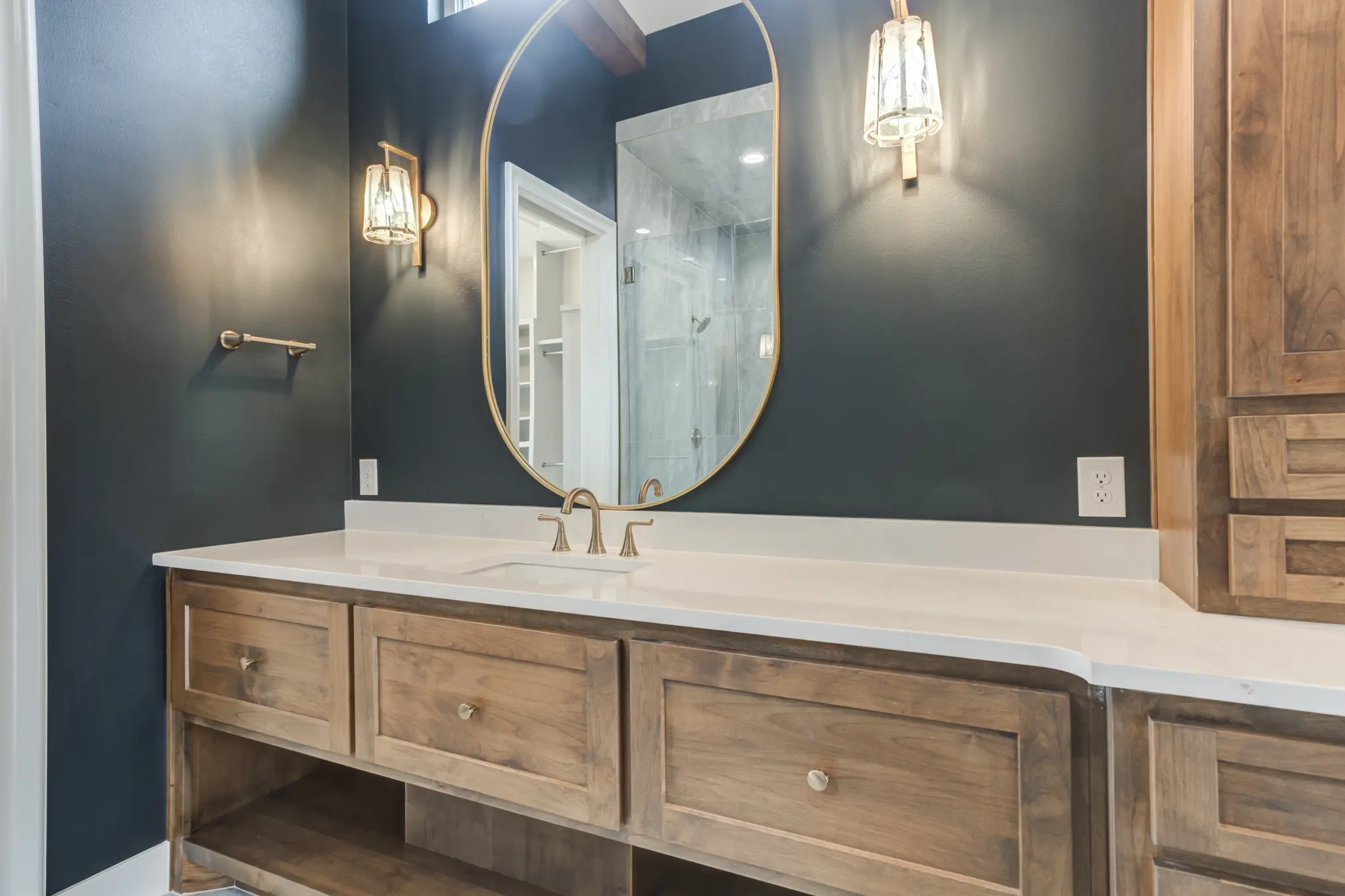 0802-24 - Interior Photo 57