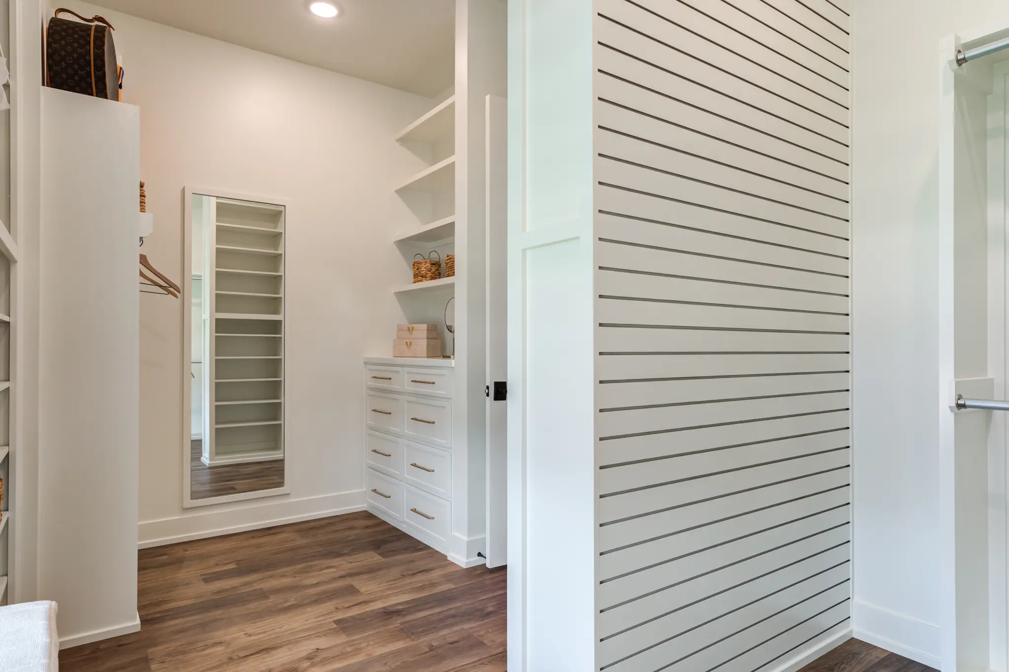 2424 - Interior Photo 53