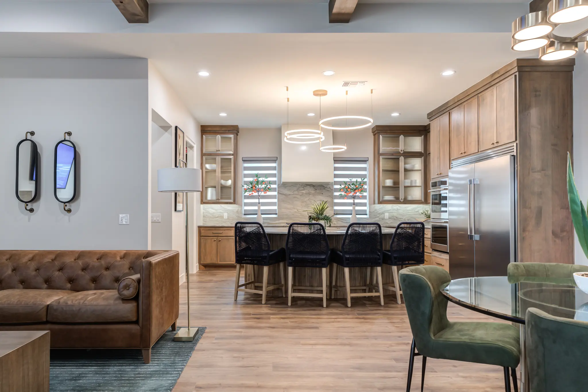 2424 - Interior Photo 32