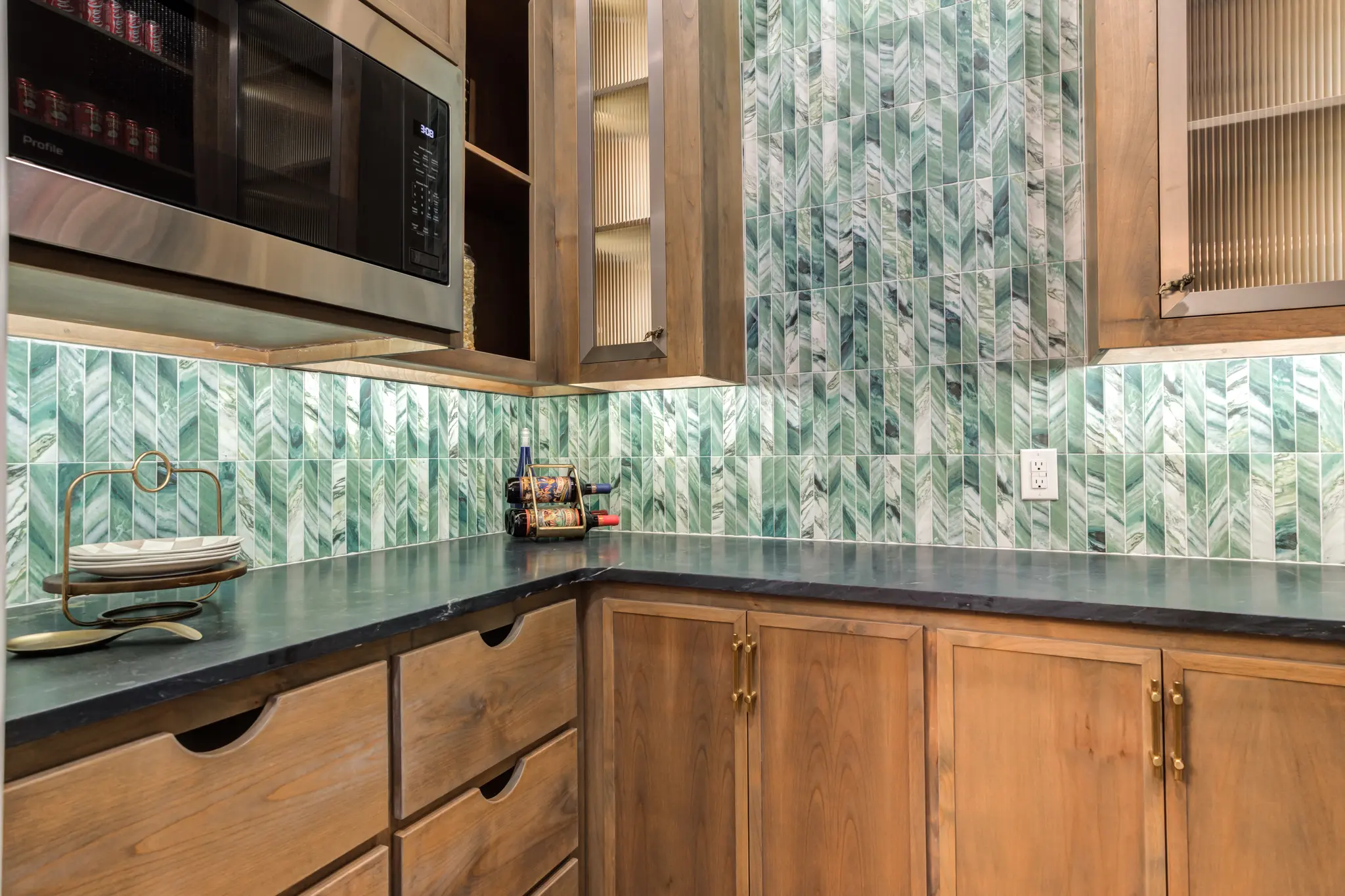 2424 - Interior Photo 30