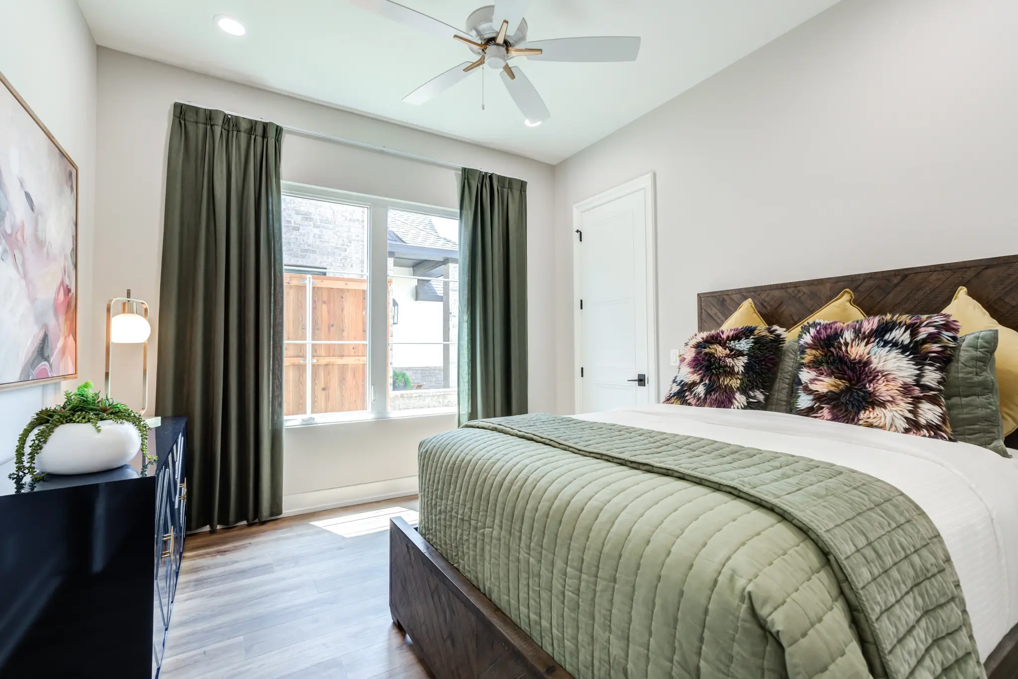 2424 - Interior Photo 60