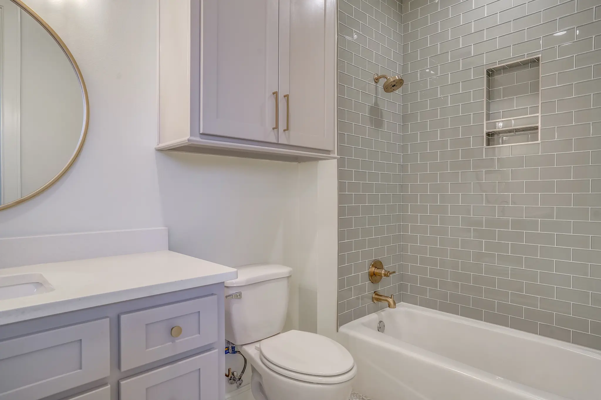 1711-2 - Interior Photo 46