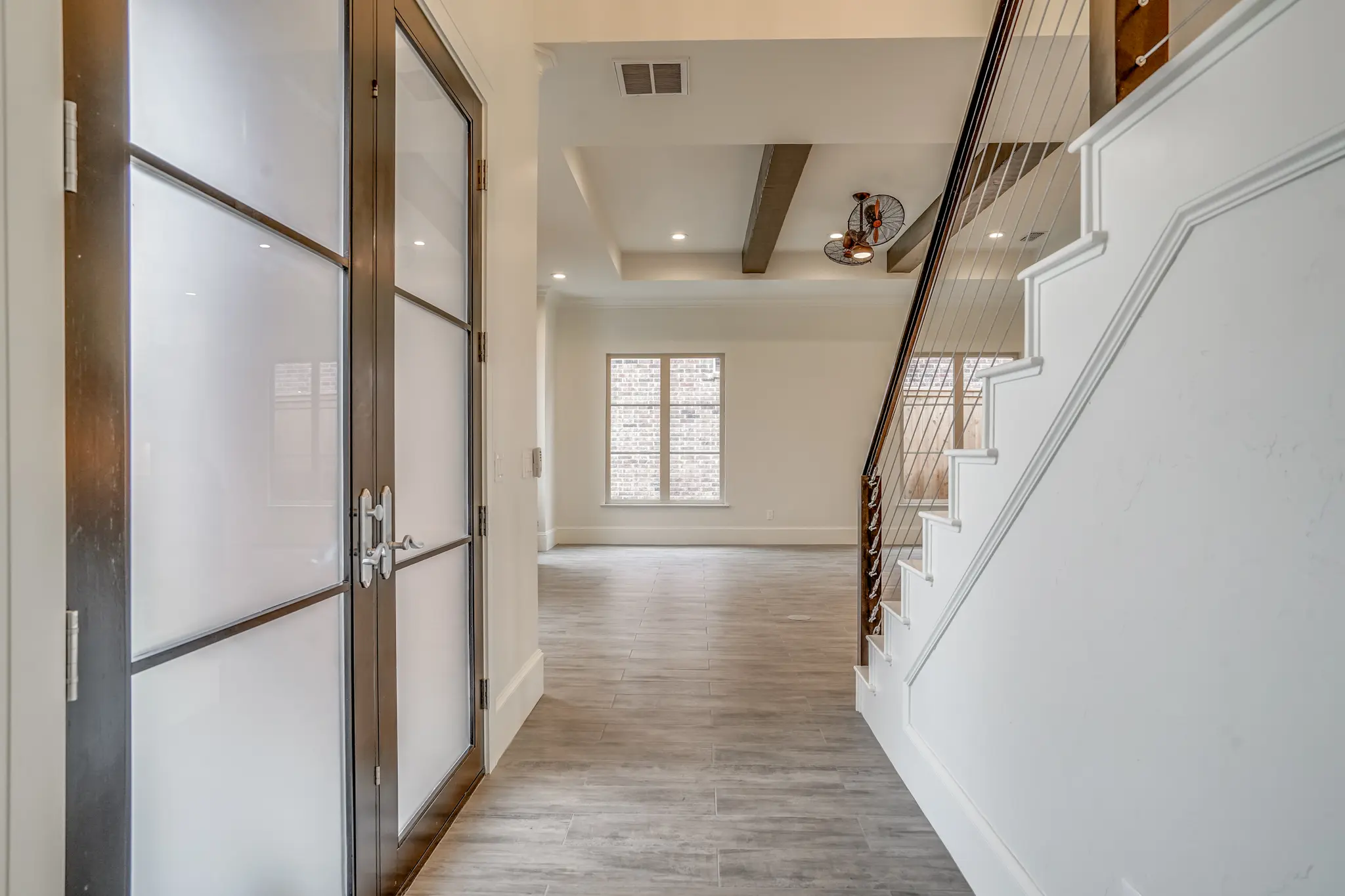 1711-2 - Interior Photo 6