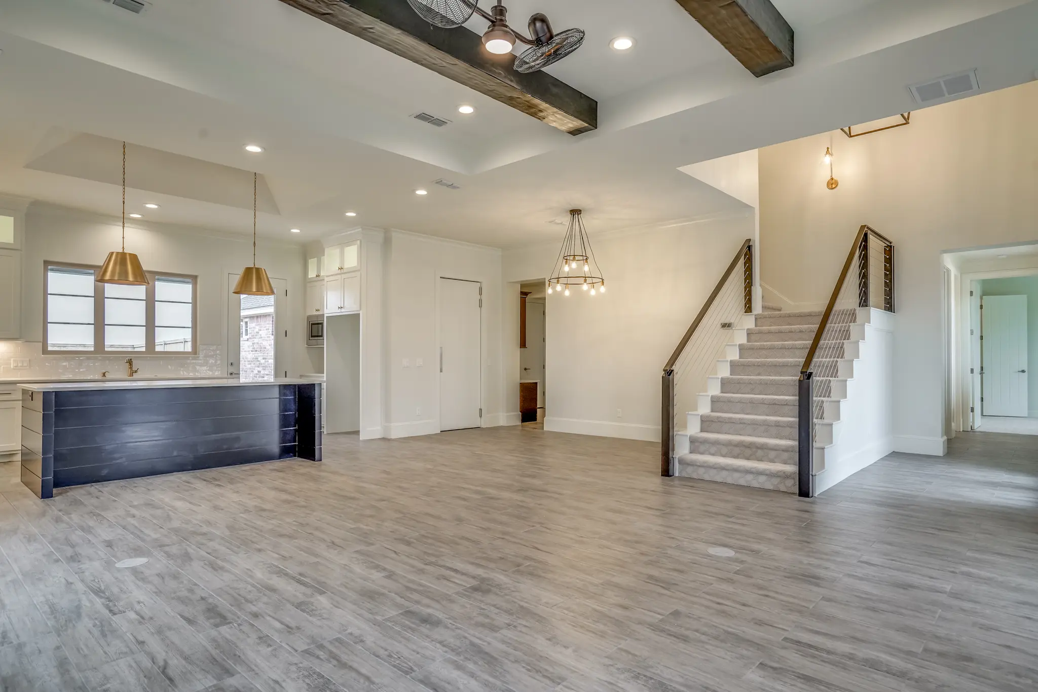 1711-2 - Interior Photo 10