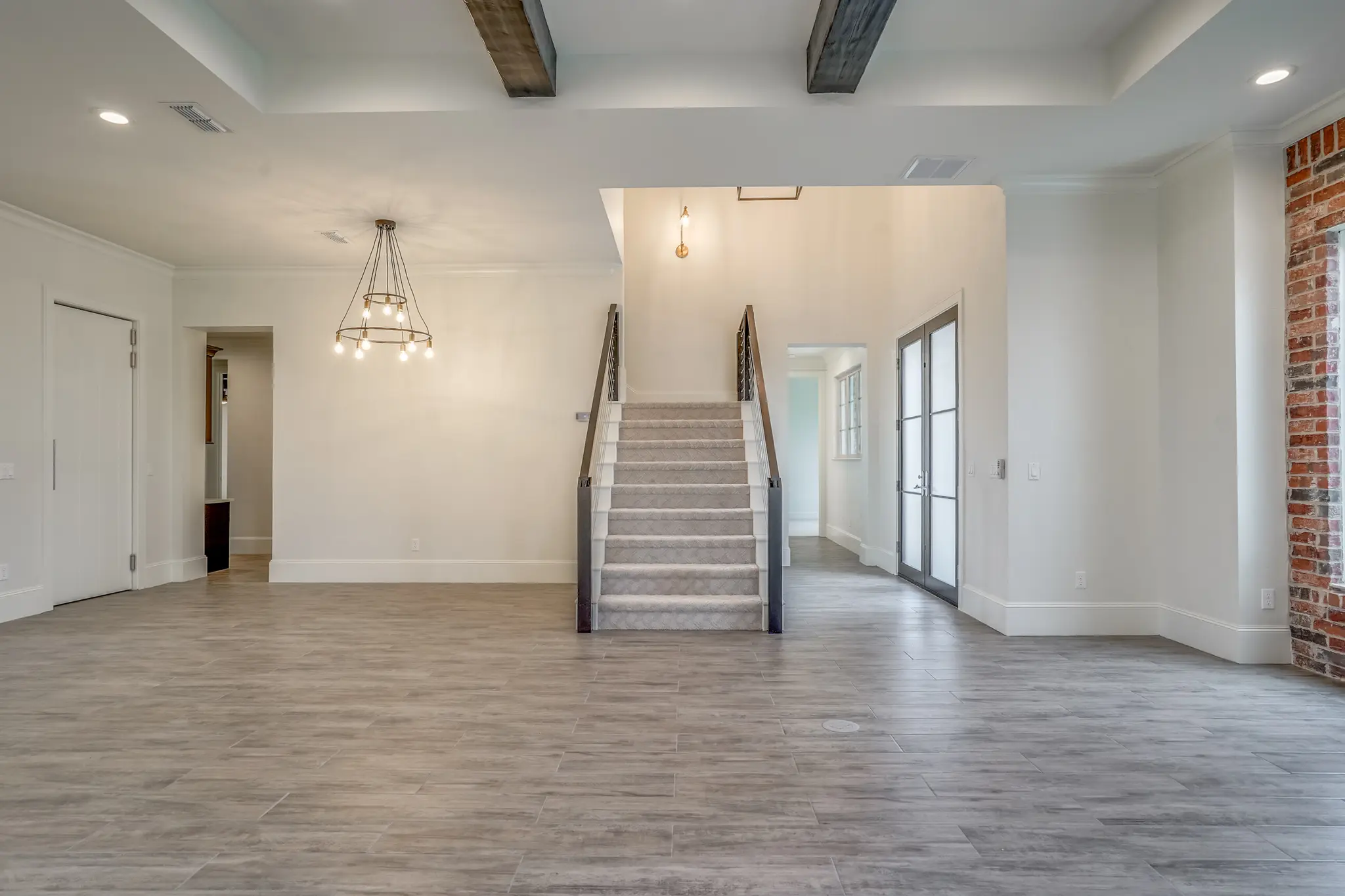 1711-2 - Interior Photo 20