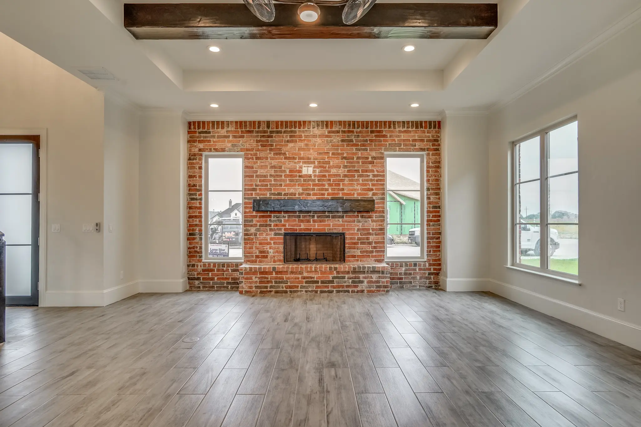 1711-2 - Interior Photo 23