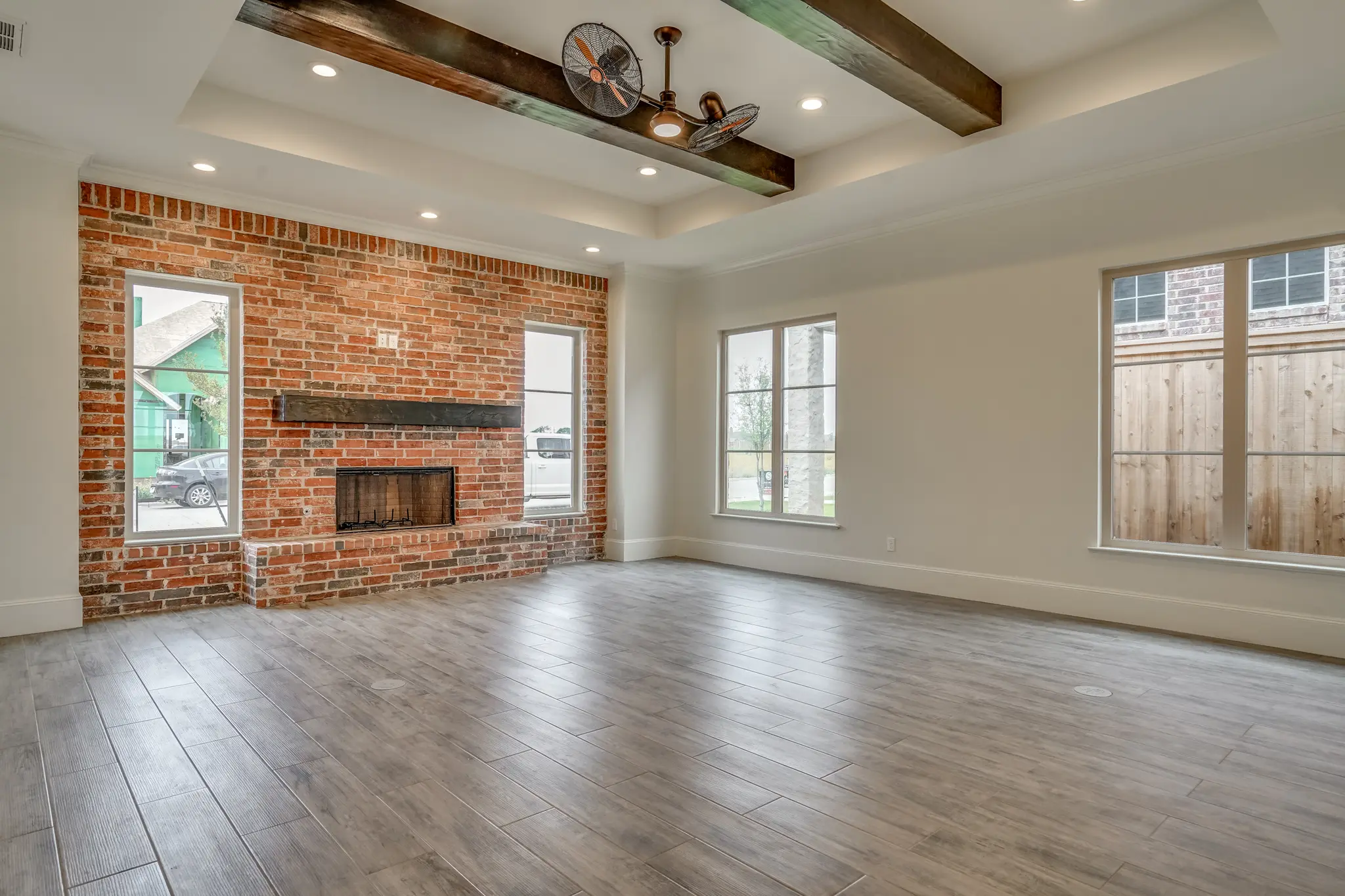 1711-2 - Interior Photo 25