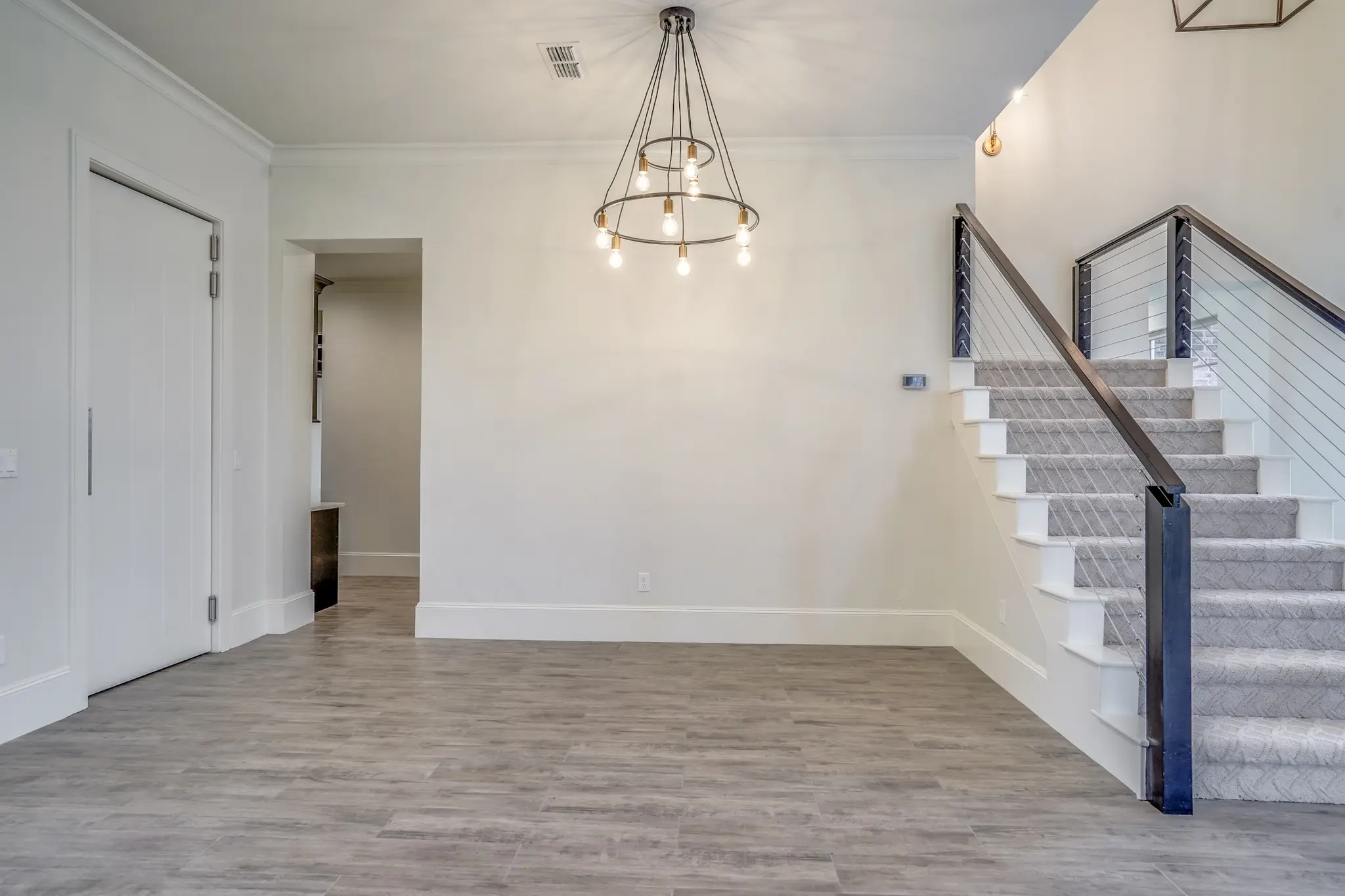 1711-2 - Interior Photo 26